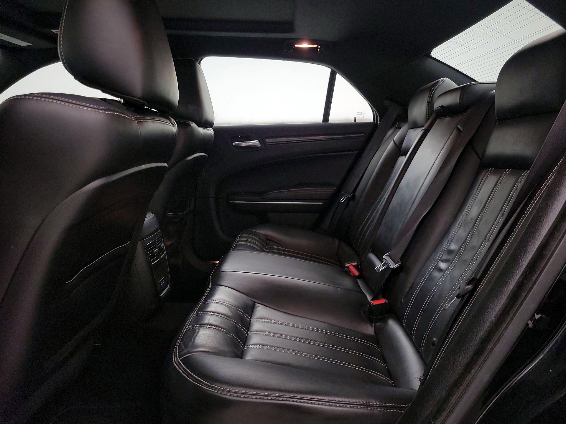 Thumbnail: 2022 Chrysler 300 - 19