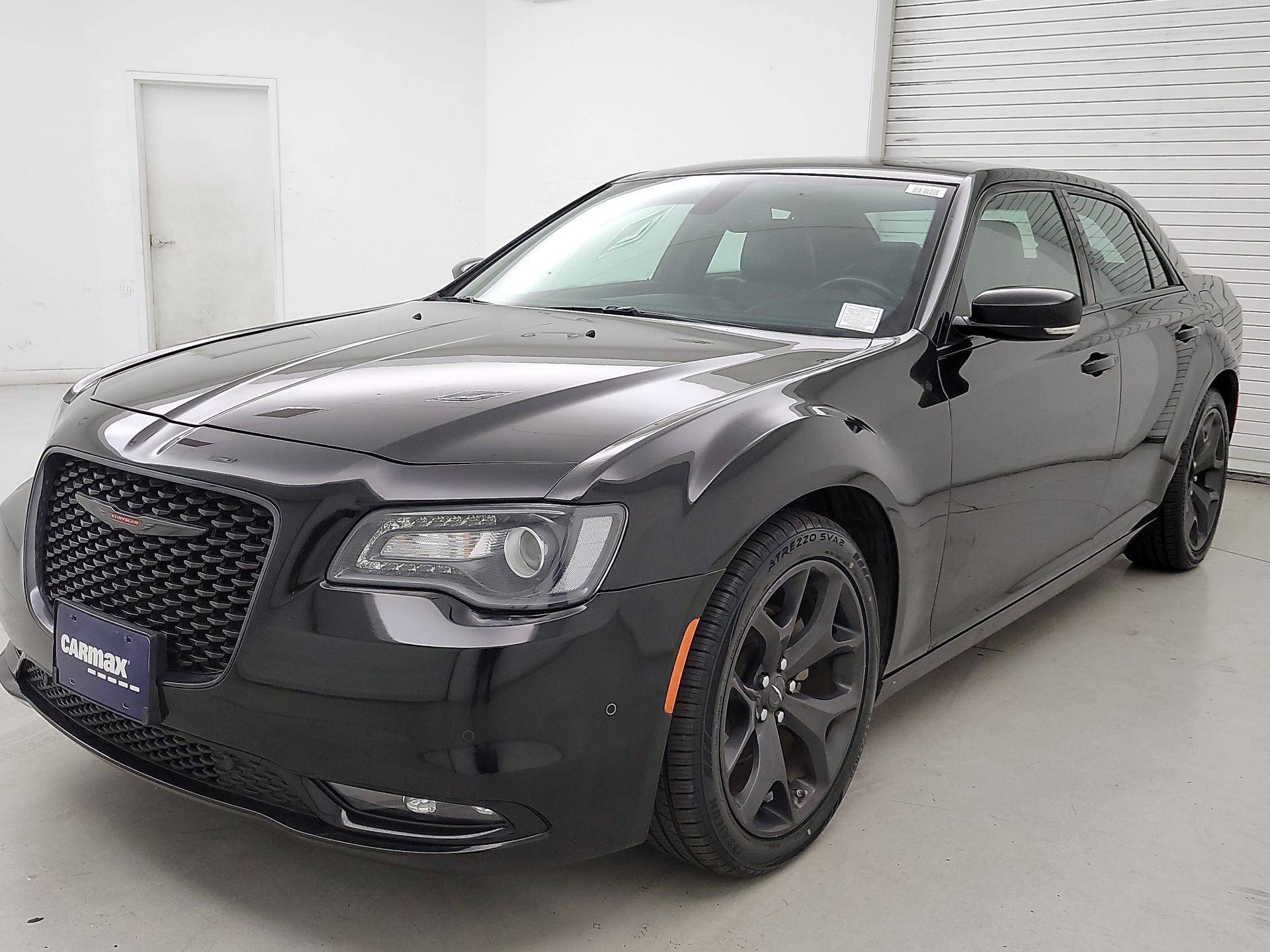 Thumbnail: 2022 Chrysler 300 - 3