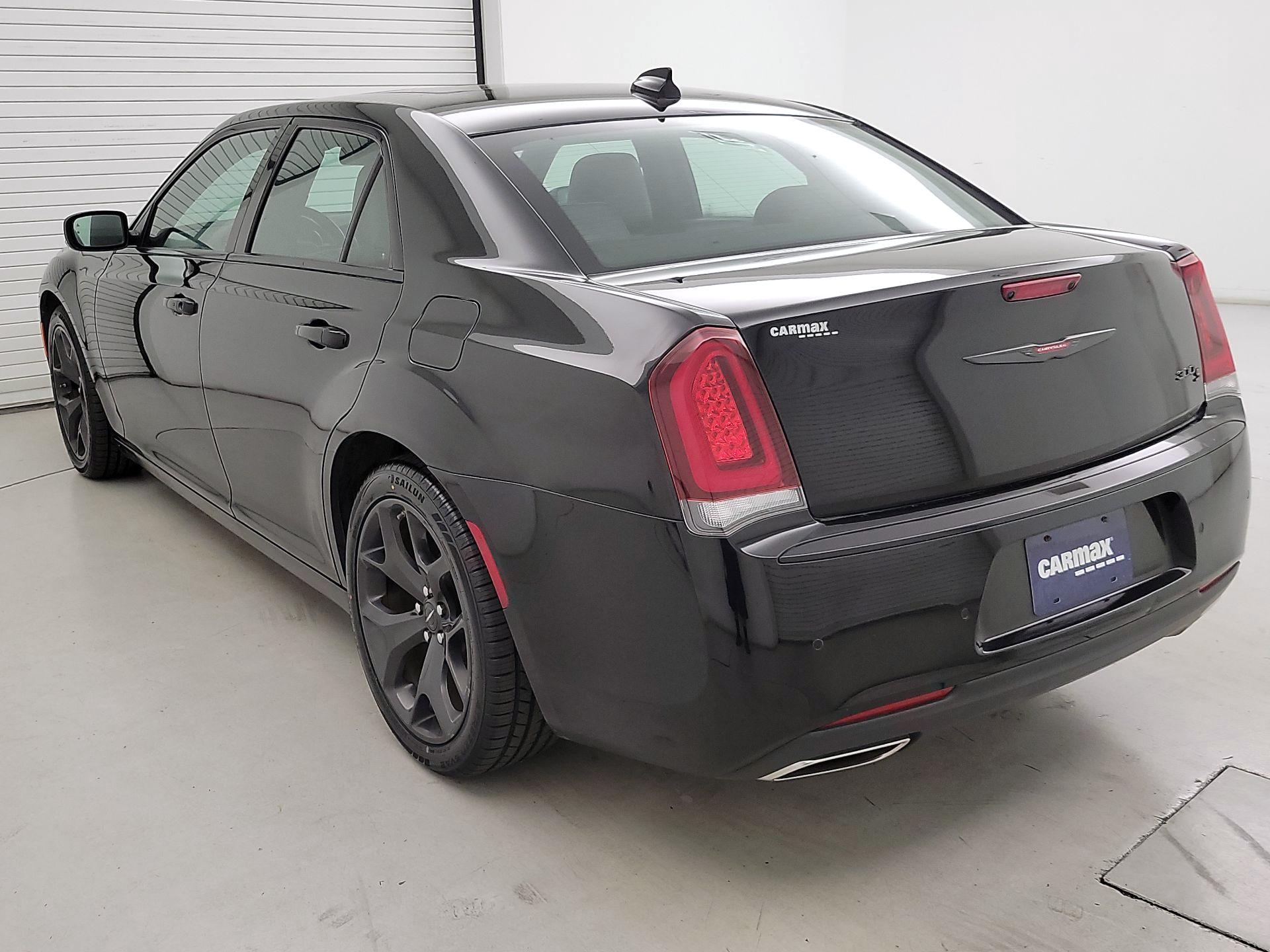 Thumbnail: 2022 Chrysler 300 - 7