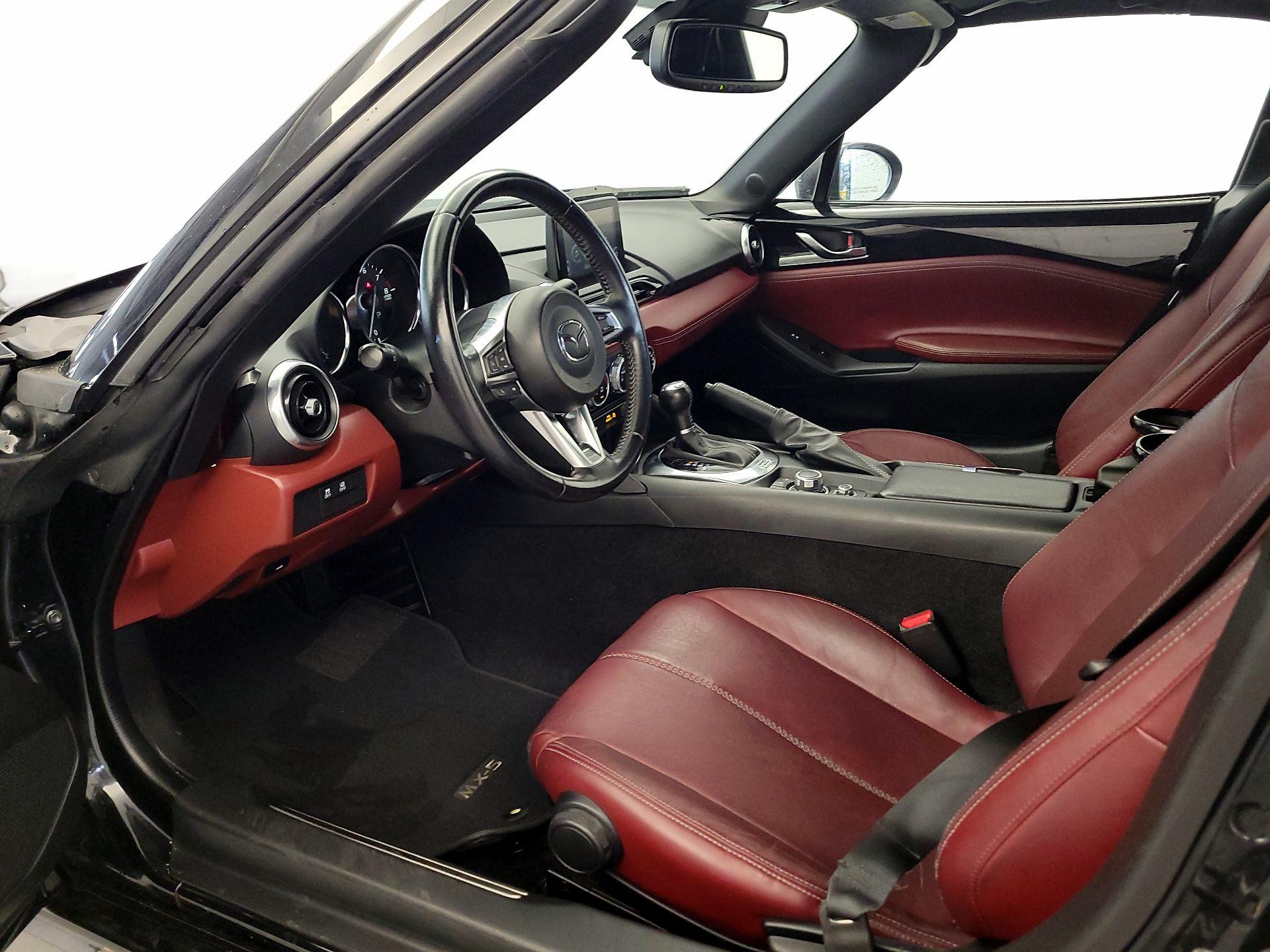 Thumbnail: 2020 Mazda MX-5 Miata - 11
