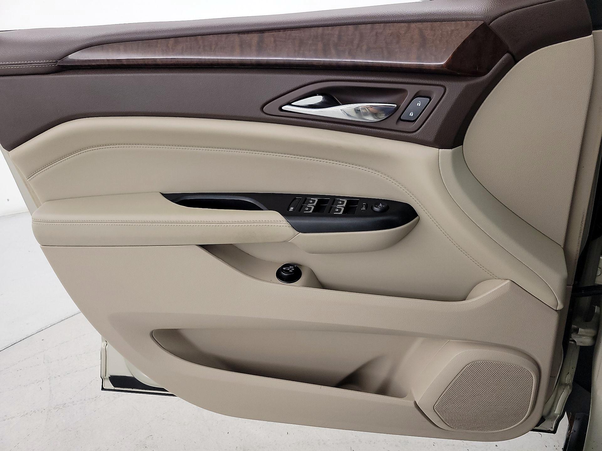 Thumbnail: 2014 Cadillac SRX - 12