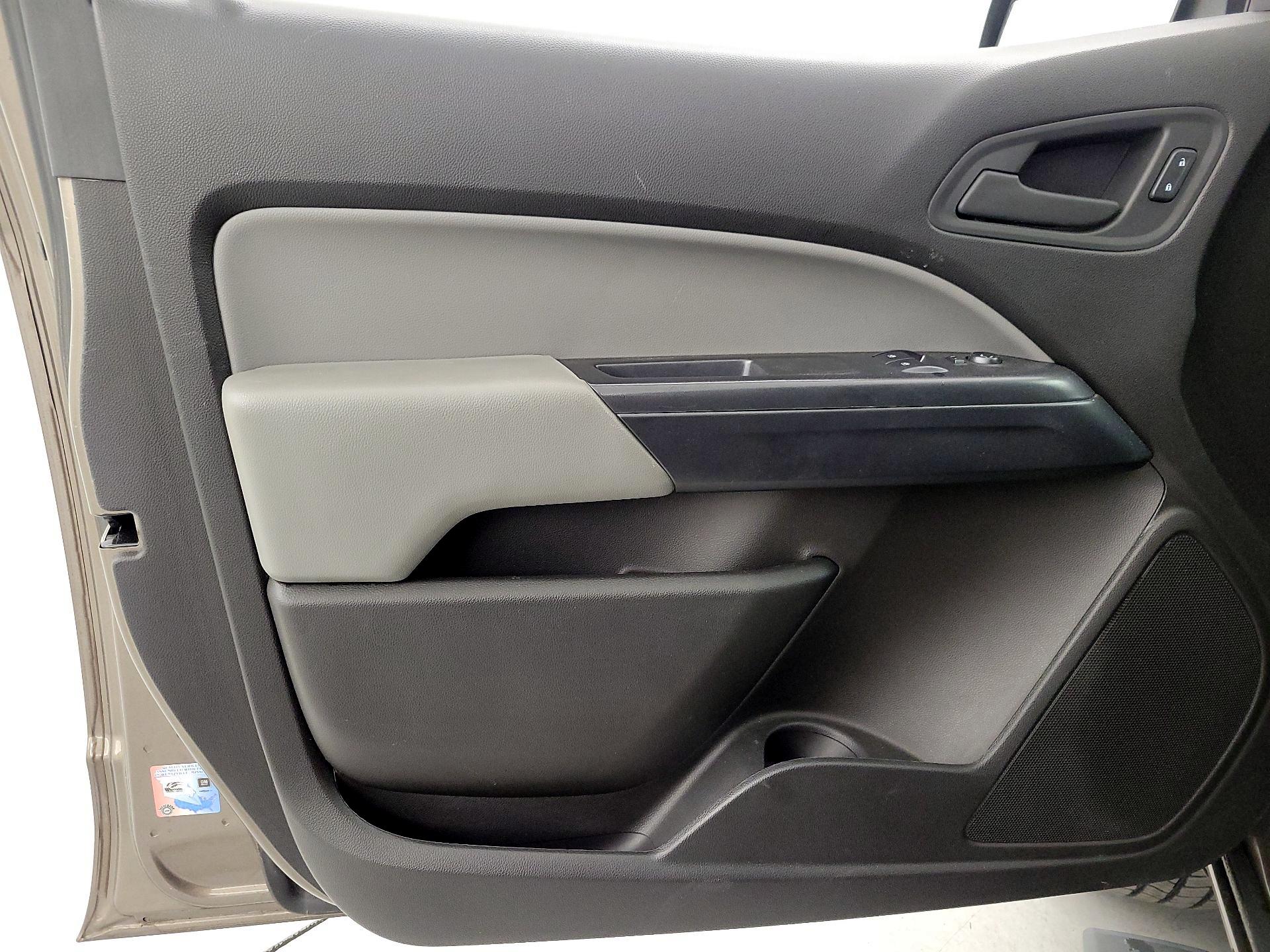 Thumbnail: 2016 Chevrolet Colorado - 12