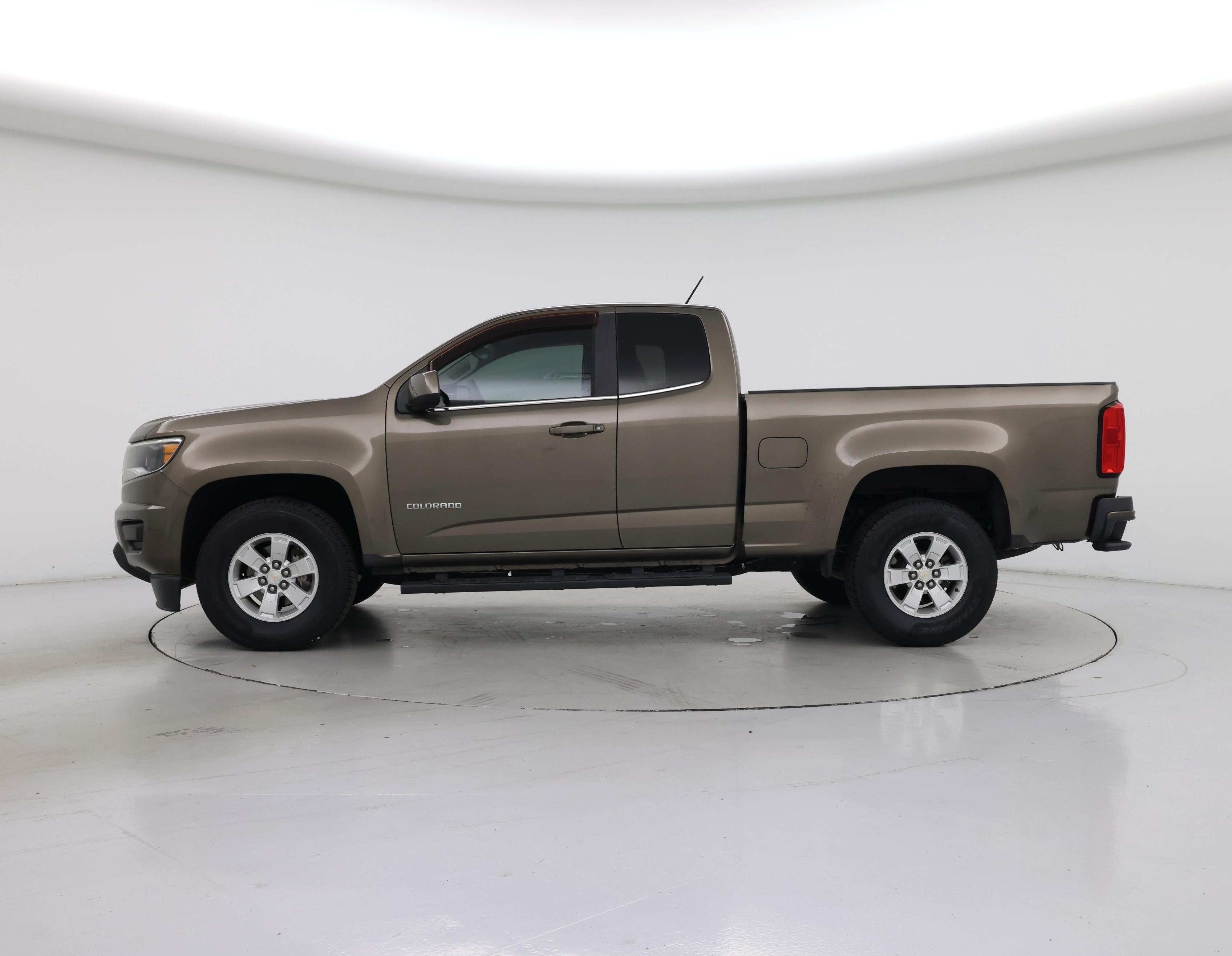 Thumbnail: 2016 Chevrolet Colorado - 3
