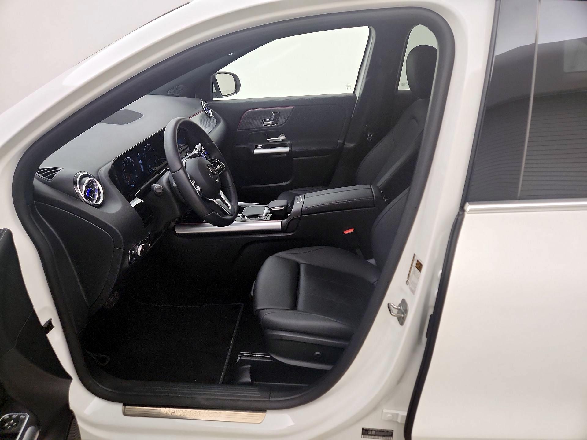 Thumbnail: 2023 Mercedes-Benz GLA - 11