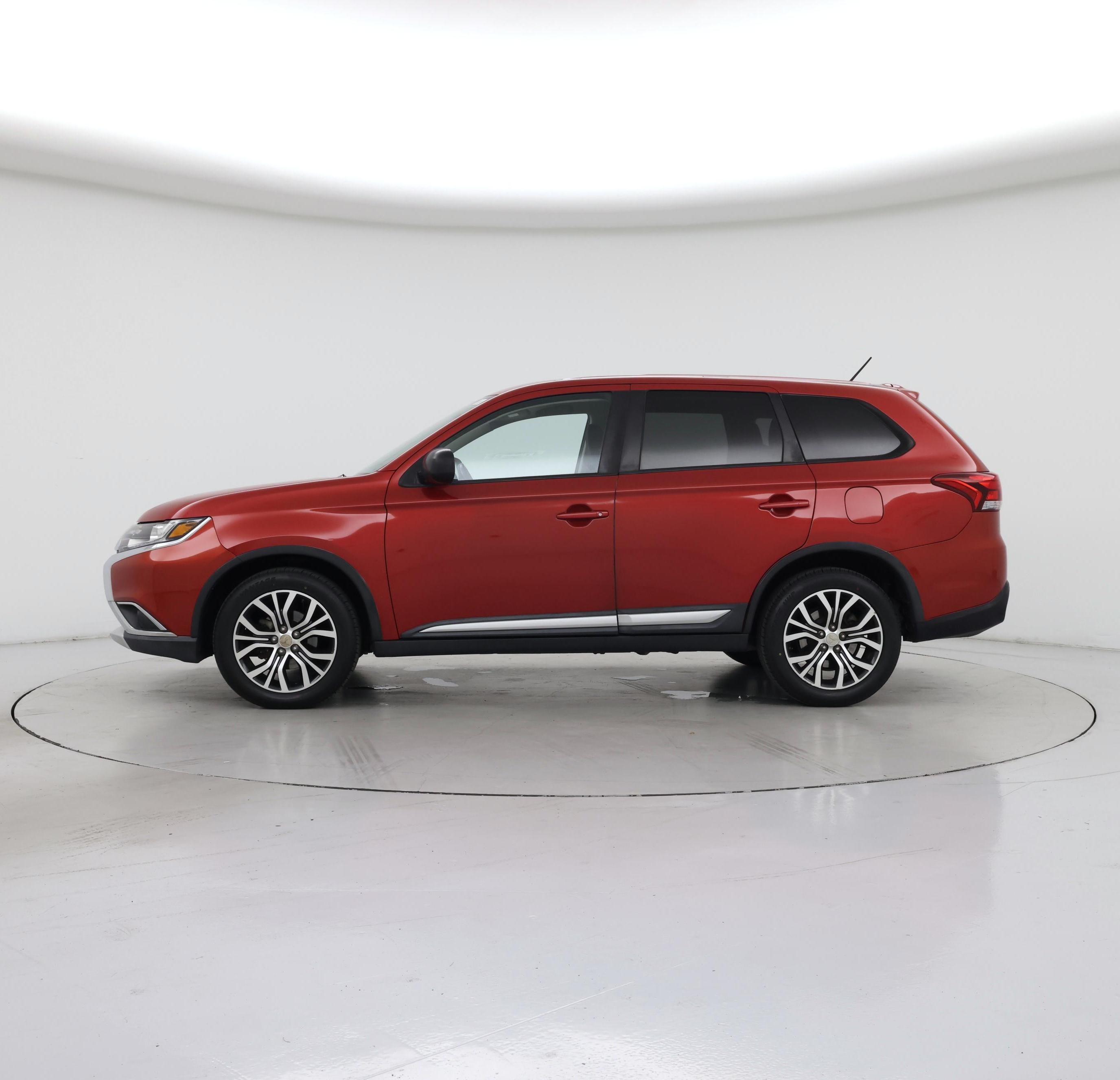 Thumbnail: 2016 Mitsubishi Outlander - 3