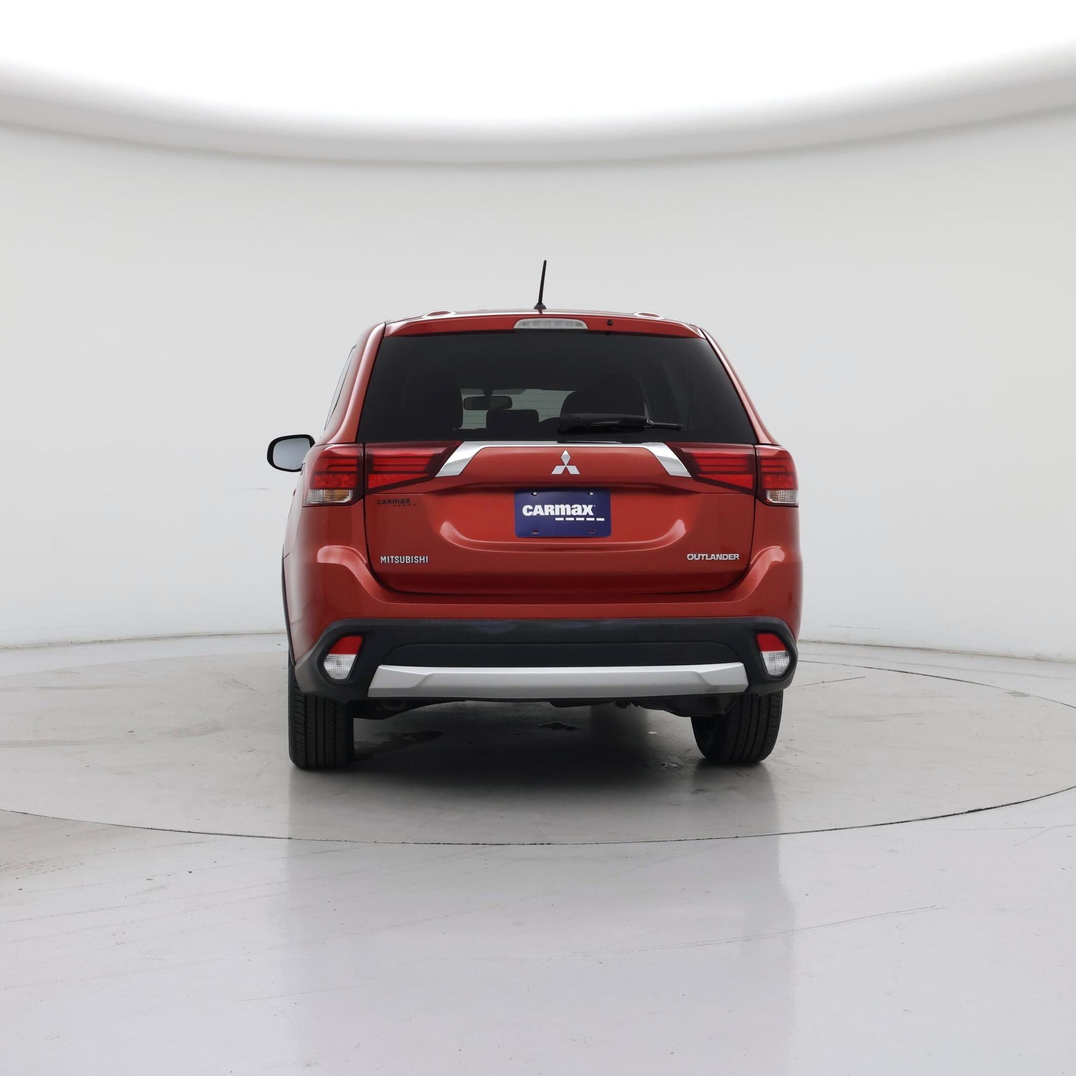 Thumbnail: 2016 Mitsubishi Outlander - 6