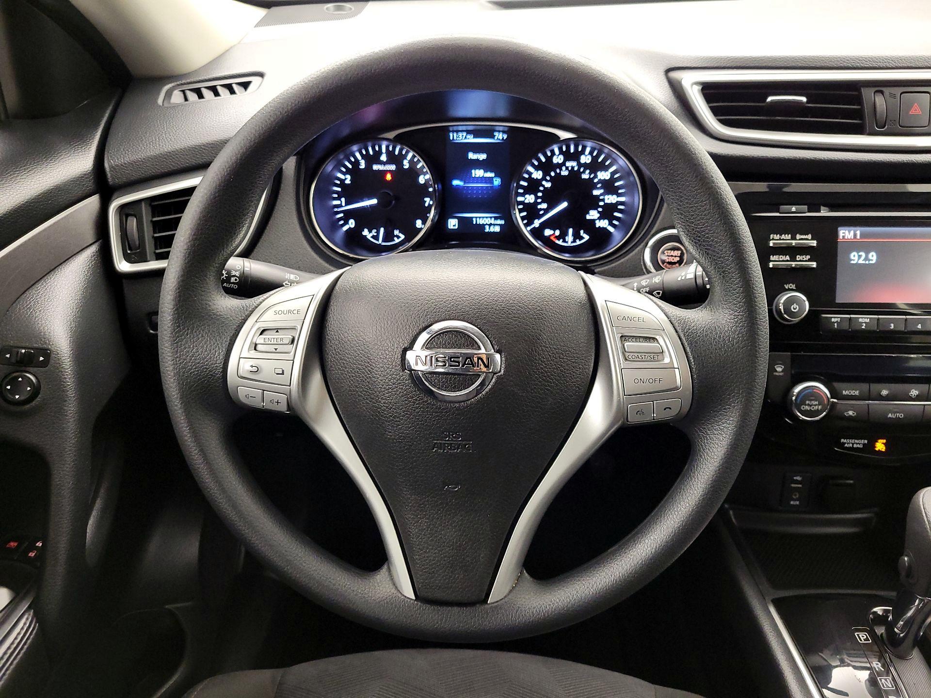 Thumbnail: 2015 Nissan Rogue - 10