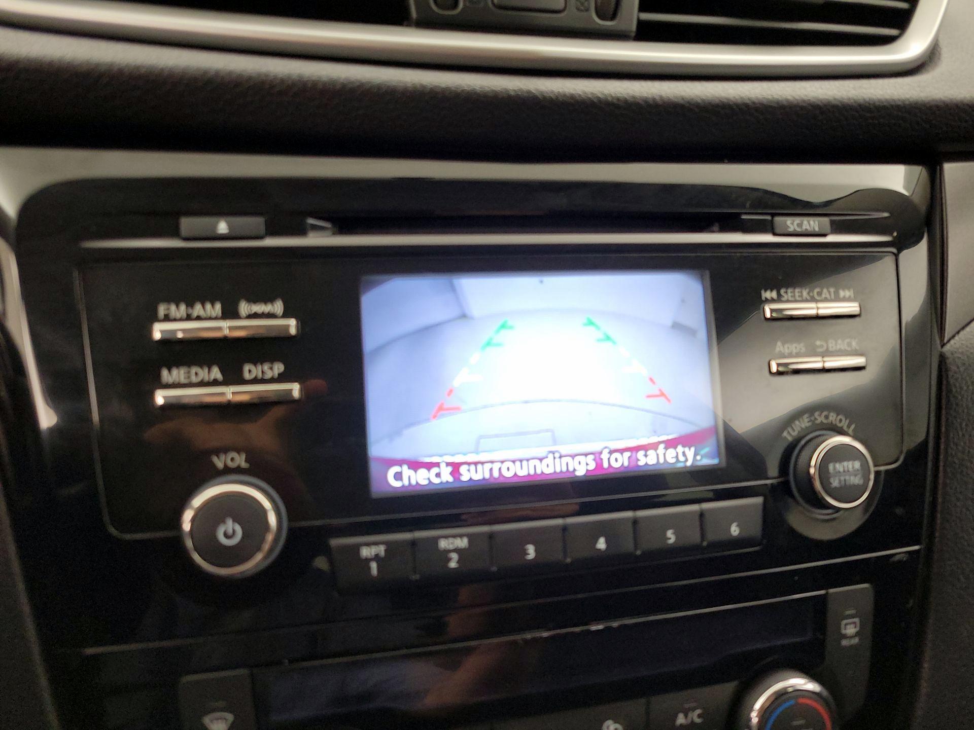 Thumbnail: 2015 Nissan Rogue - 14