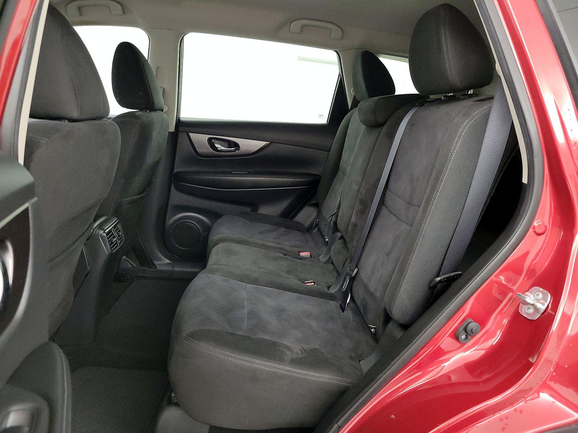 Thumbnail: 2015 Nissan Rogue - 19