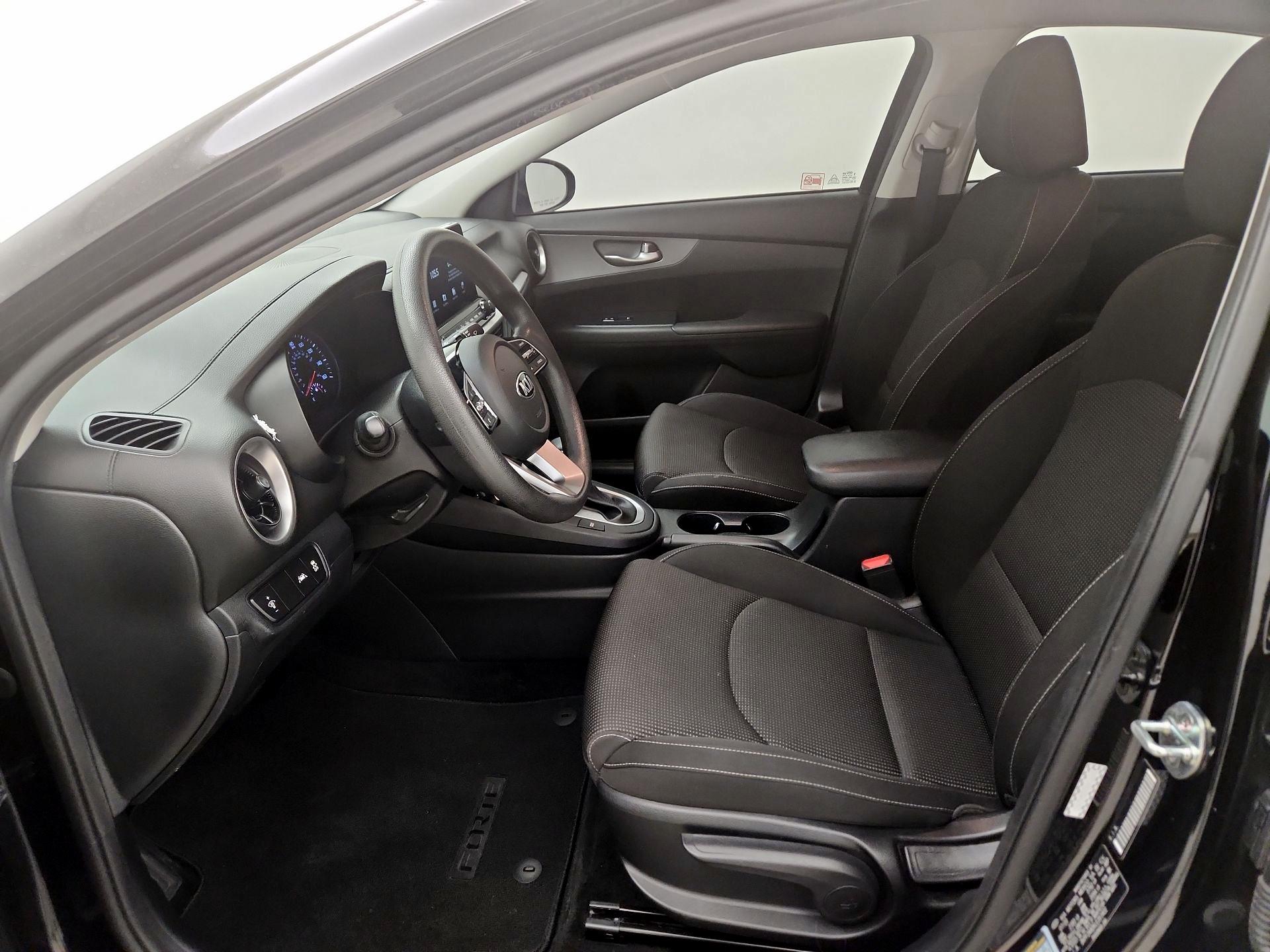 Thumbnail: 2020 Kia Forte - 11