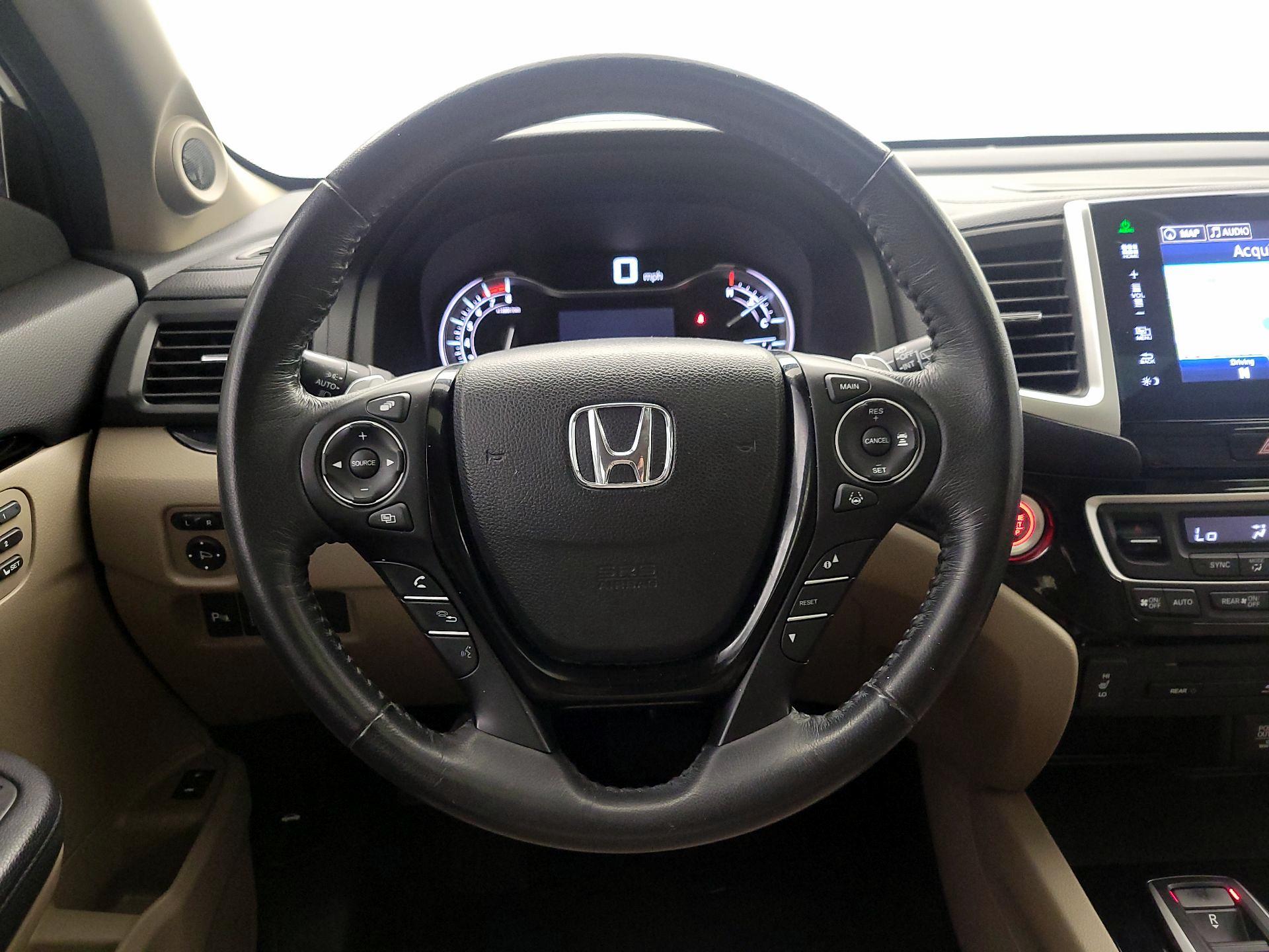 Thumbnail: 2016 Honda Pilot - 10