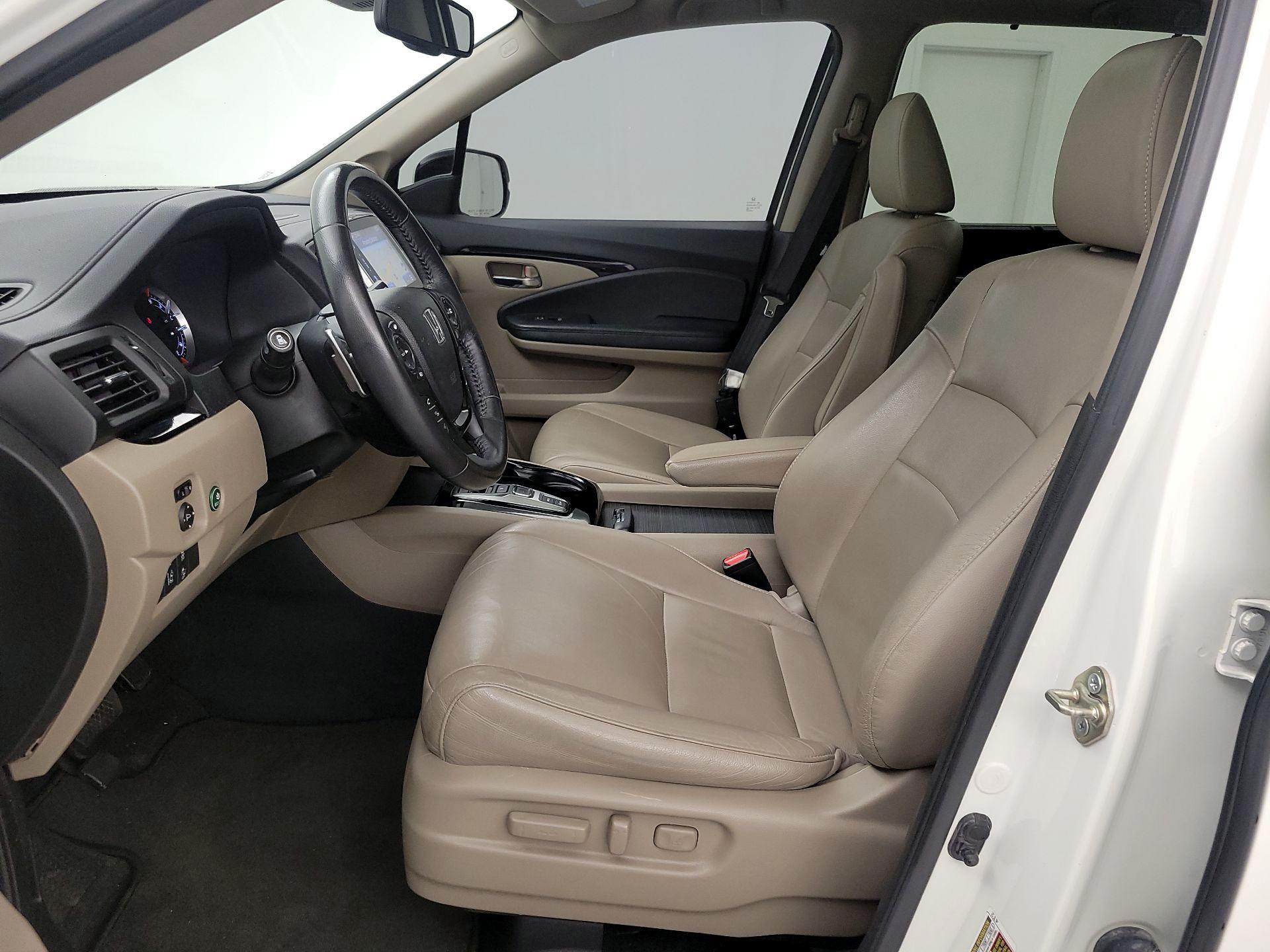 Thumbnail: 2016 Honda Pilot - 11
