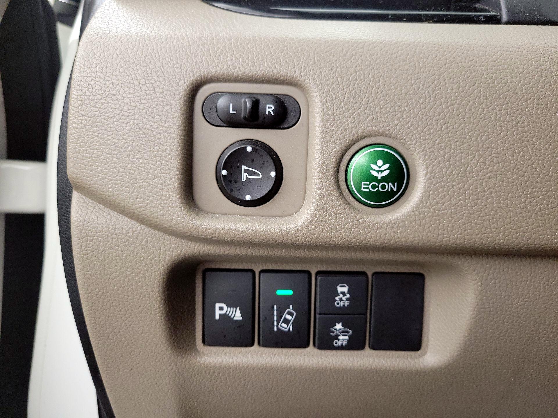 Thumbnail: 2016 Honda Pilot - 13