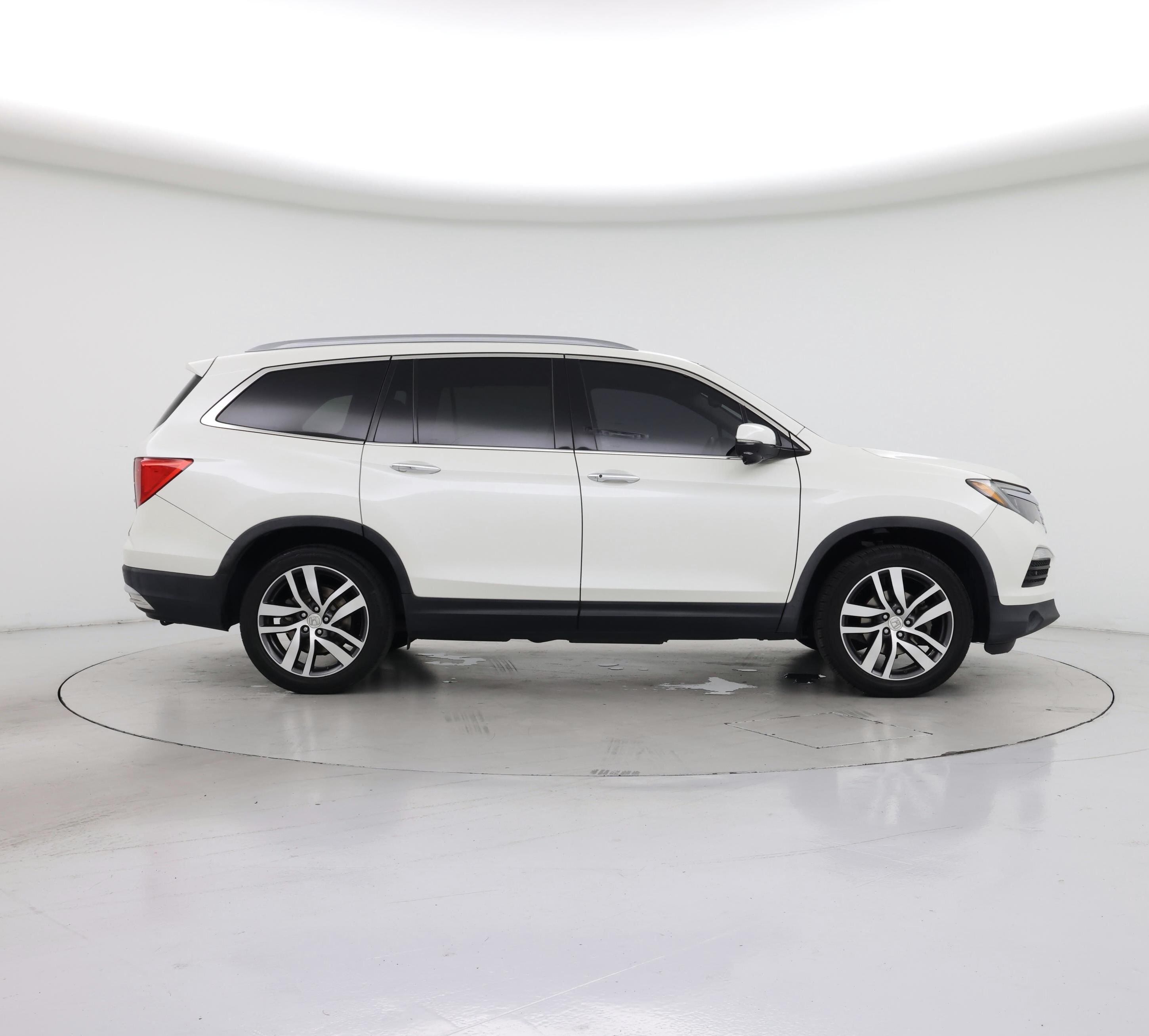 Thumbnail: 2016 Honda Pilot - 7