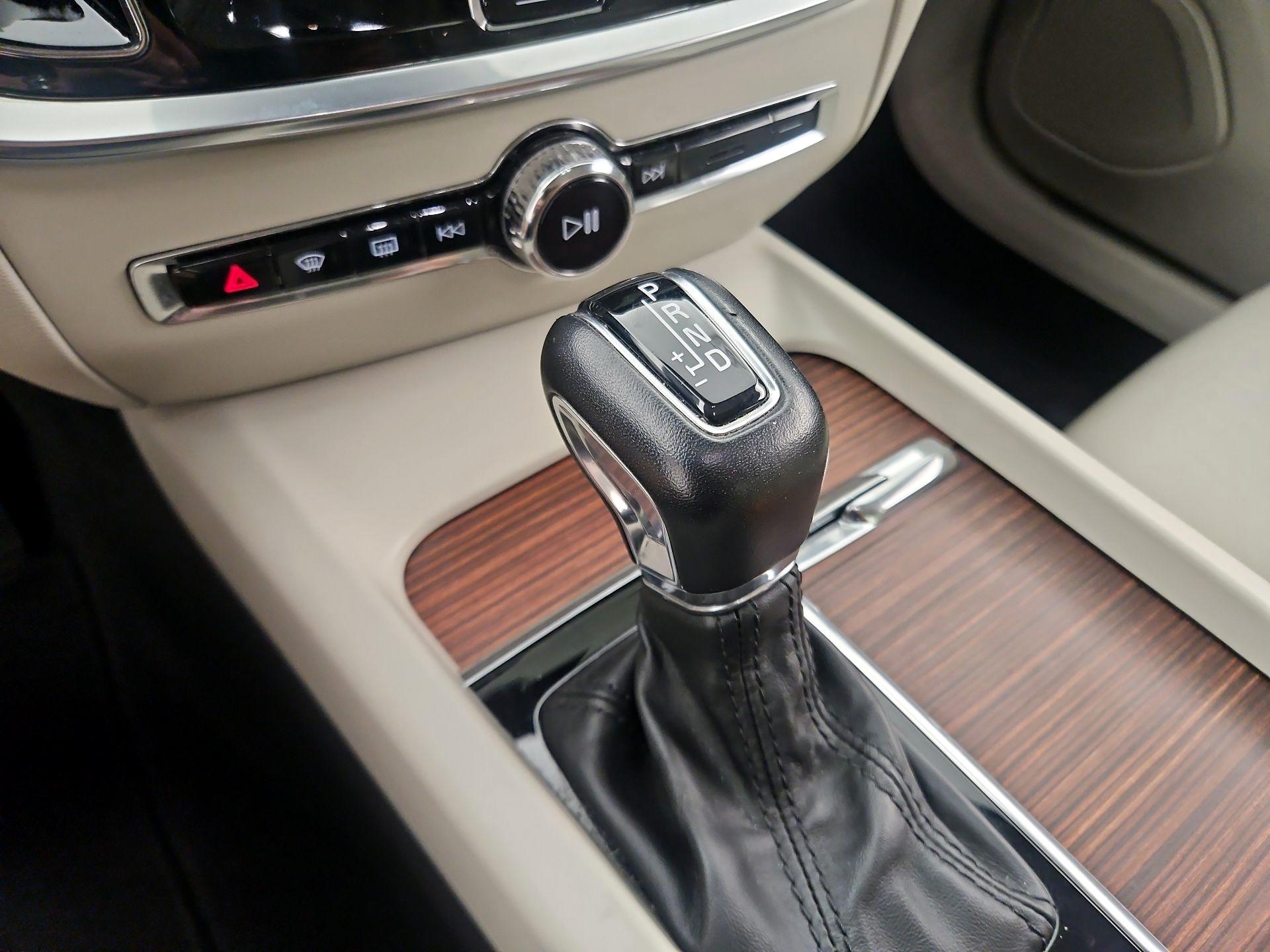 Thumbnail: 2021 Volvo S60 - 17