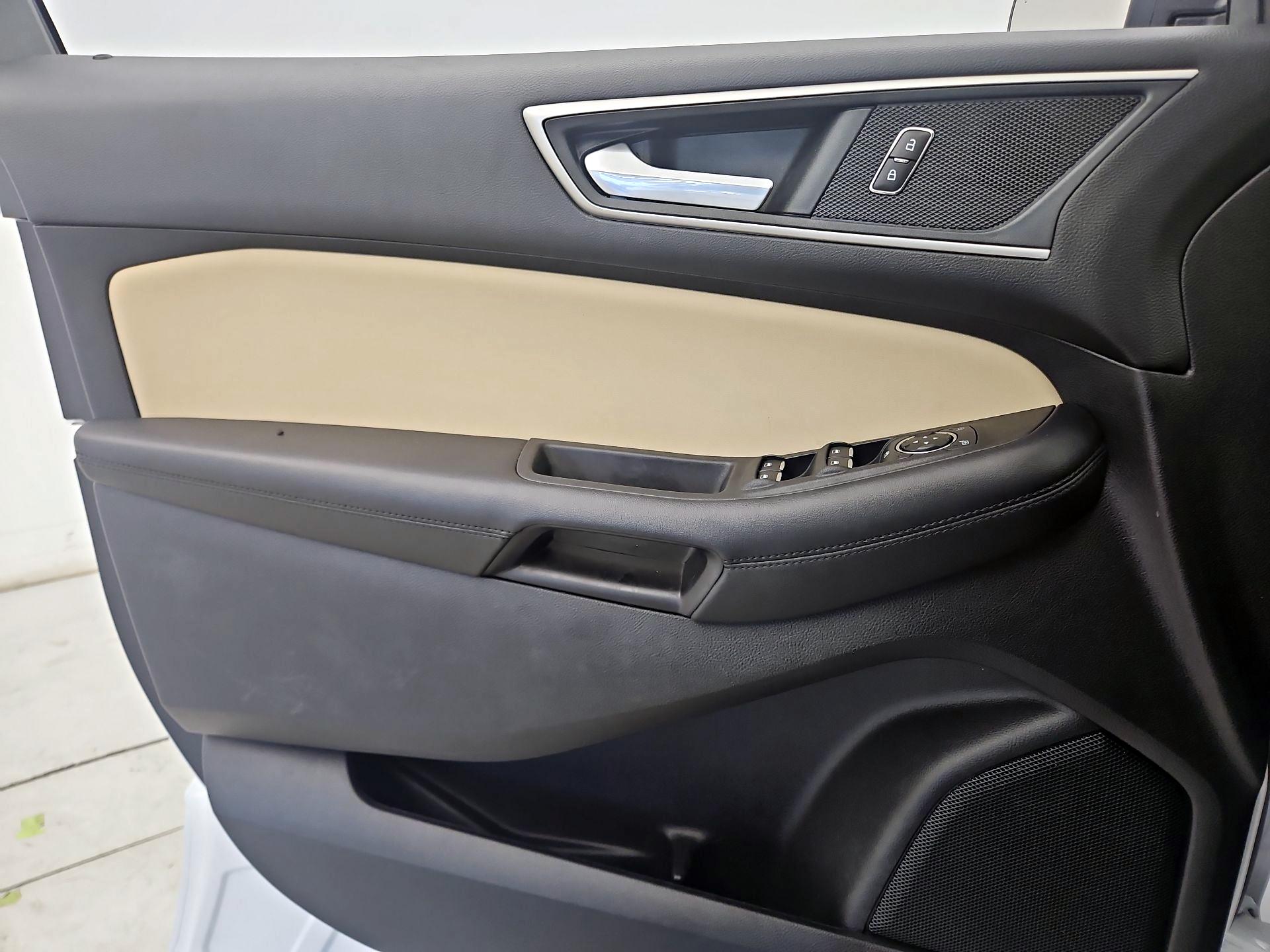 Thumbnail: 2022 Ford Edge - 12
