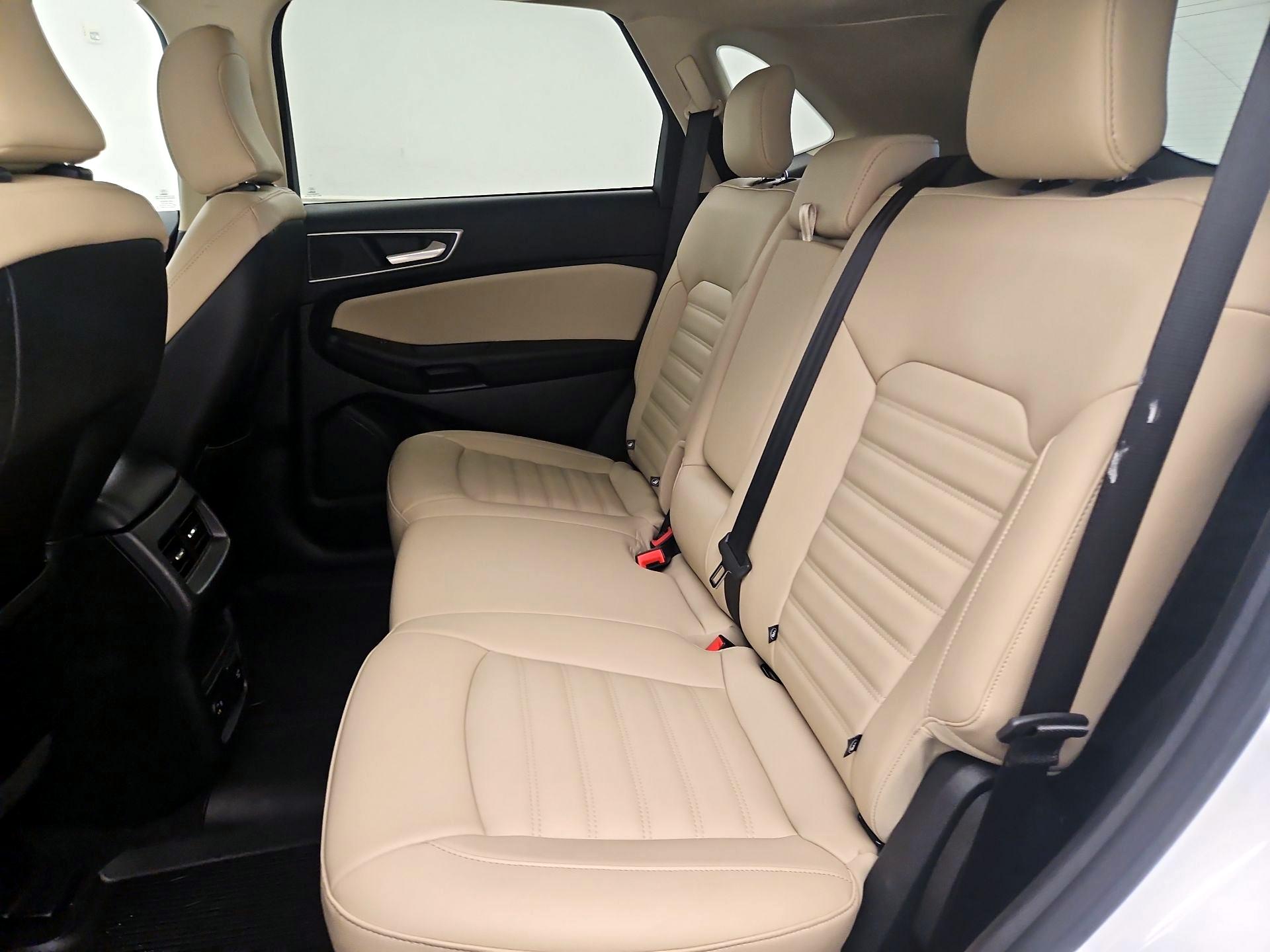 Thumbnail: 2022 Ford Edge - 19