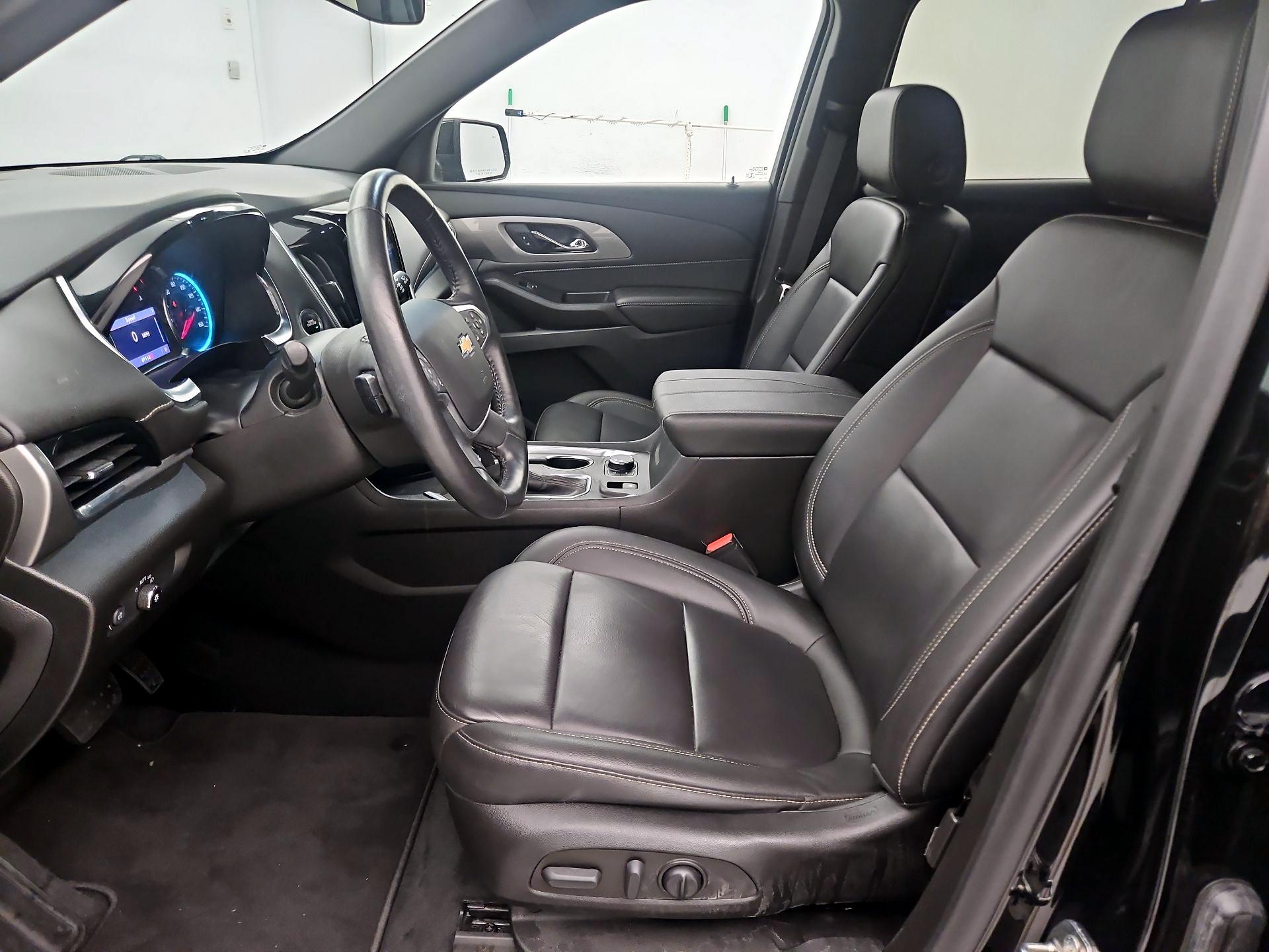 Thumbnail: 2022 Chevrolet Traverse - 11