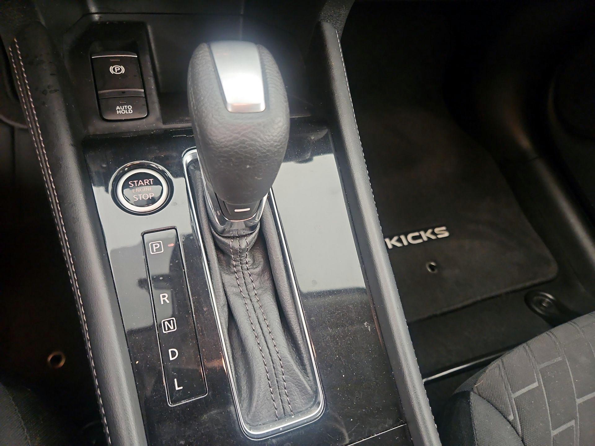 Thumbnail: 2021 Nissan Kicks - 16