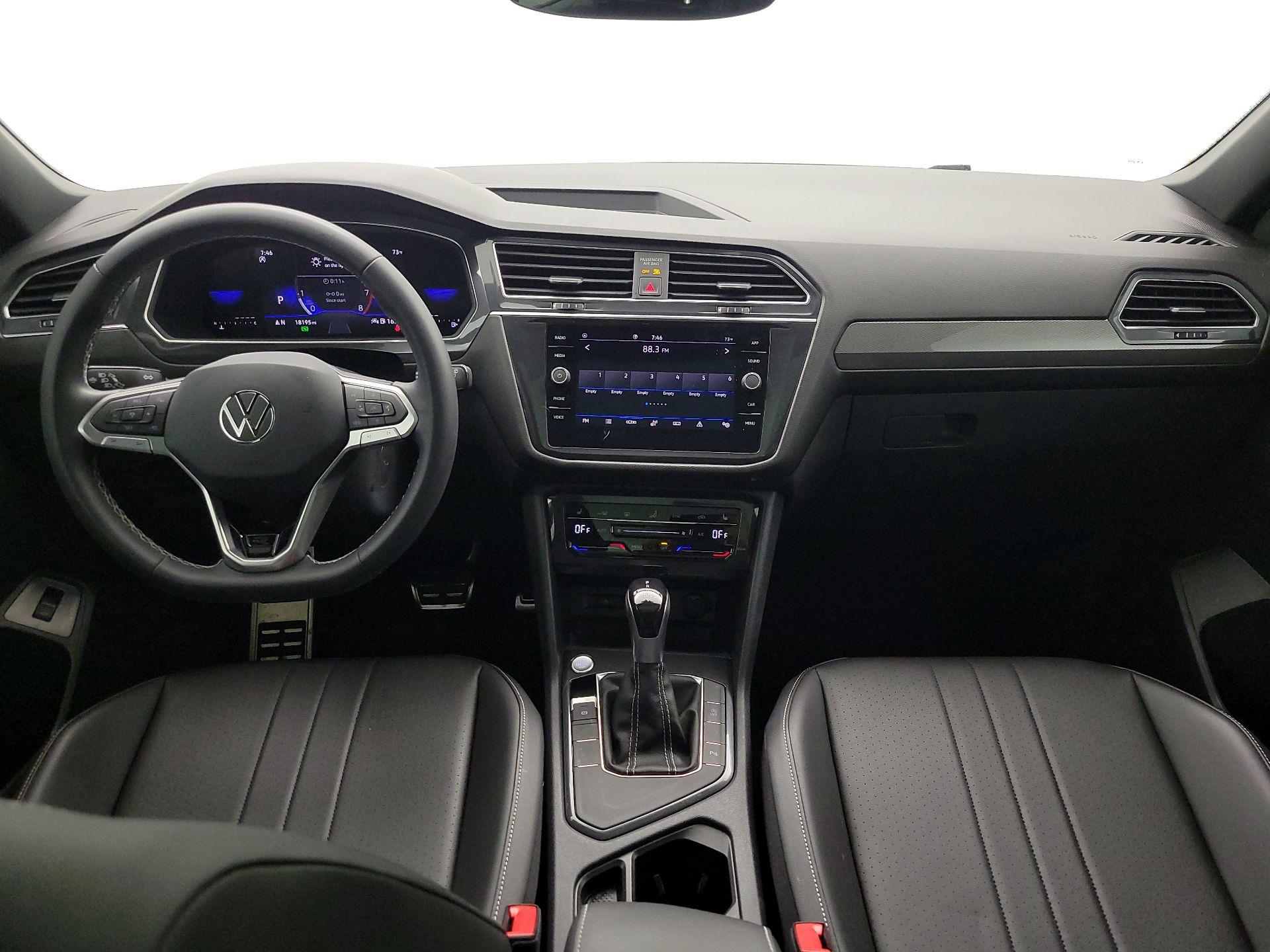 Thumbnail: 2023 Volkswagen Tiguan - 9