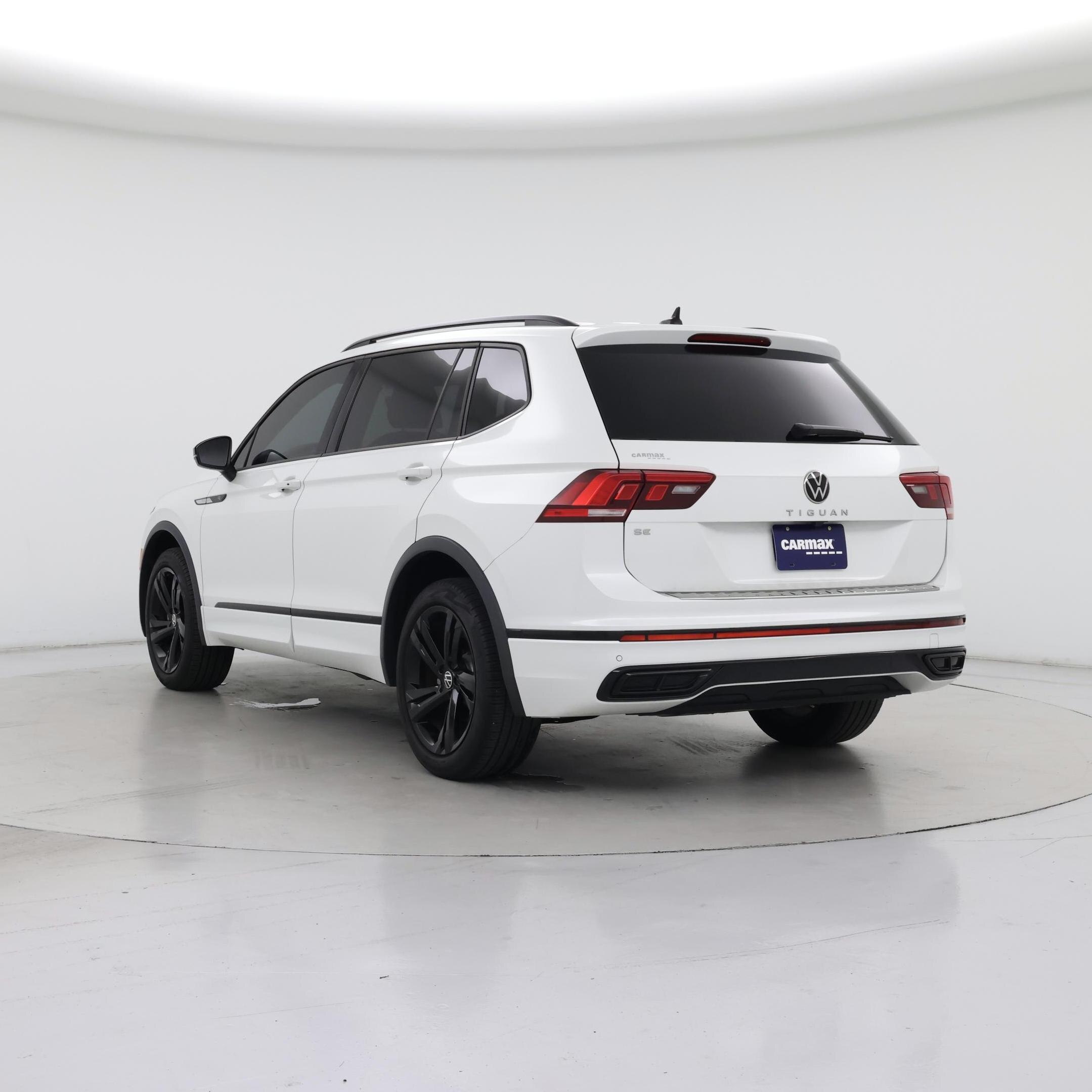 Thumbnail: 2023 Volkswagen Tiguan - 2
