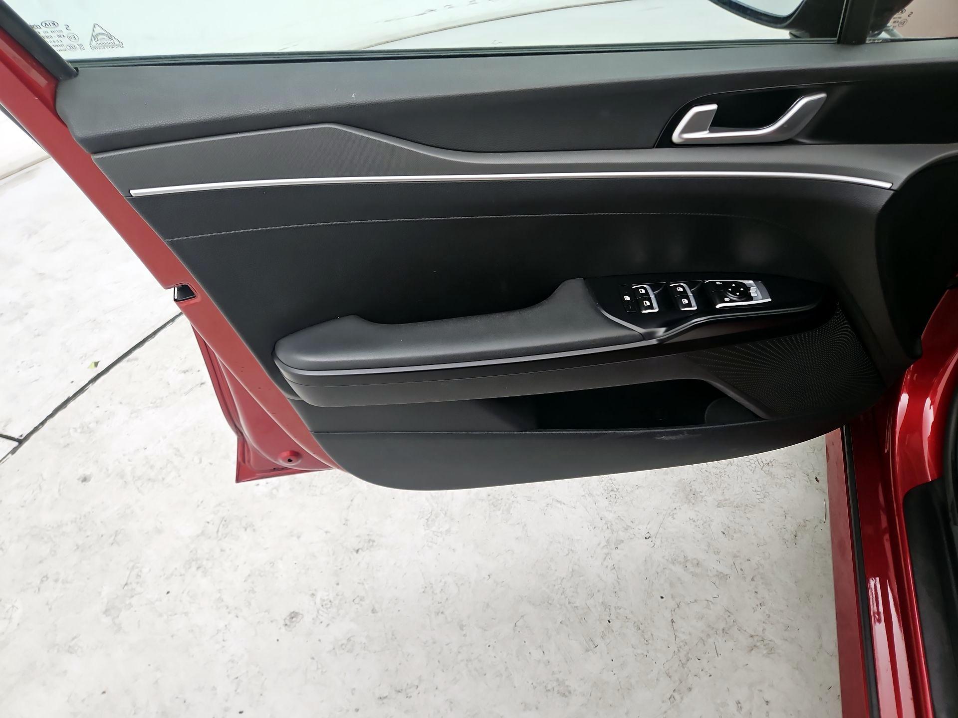 Thumbnail: 2021 Kia K5 - 12
