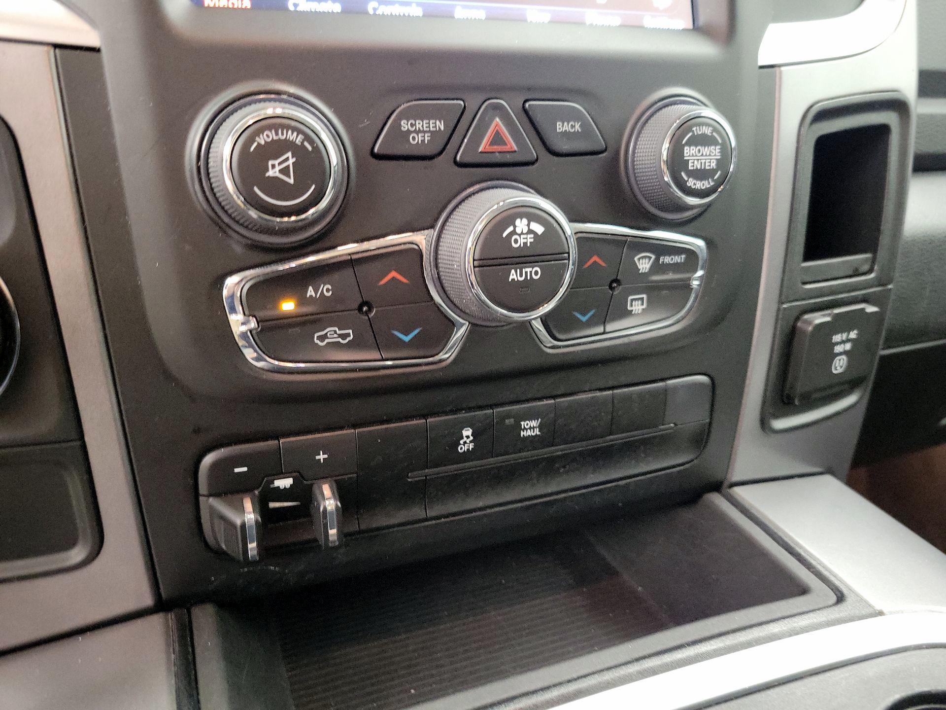 Thumbnail: 2023 RAM 1500 Classic - 16