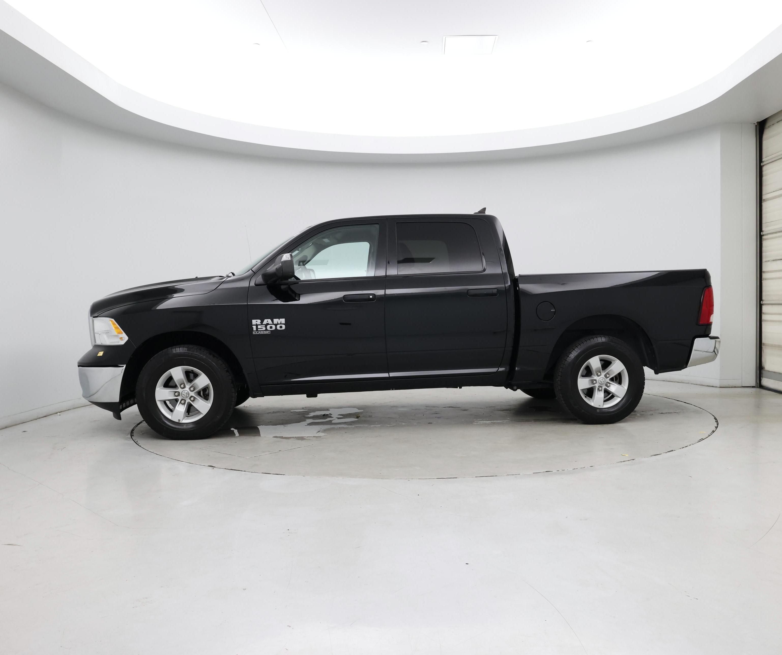 Thumbnail: 2023 RAM 1500 Classic - 3