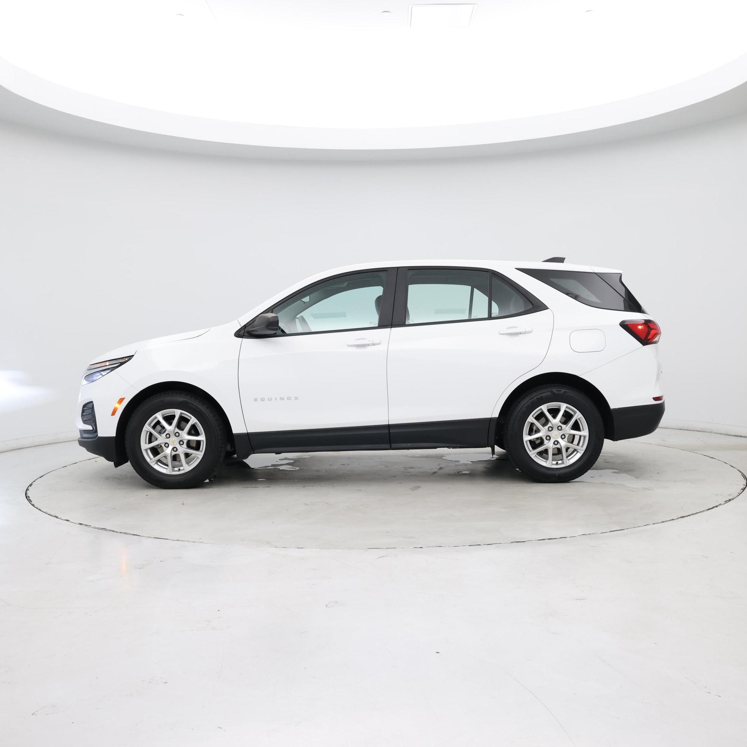 Thumbnail: 2022 Chevrolet Equinox - 3