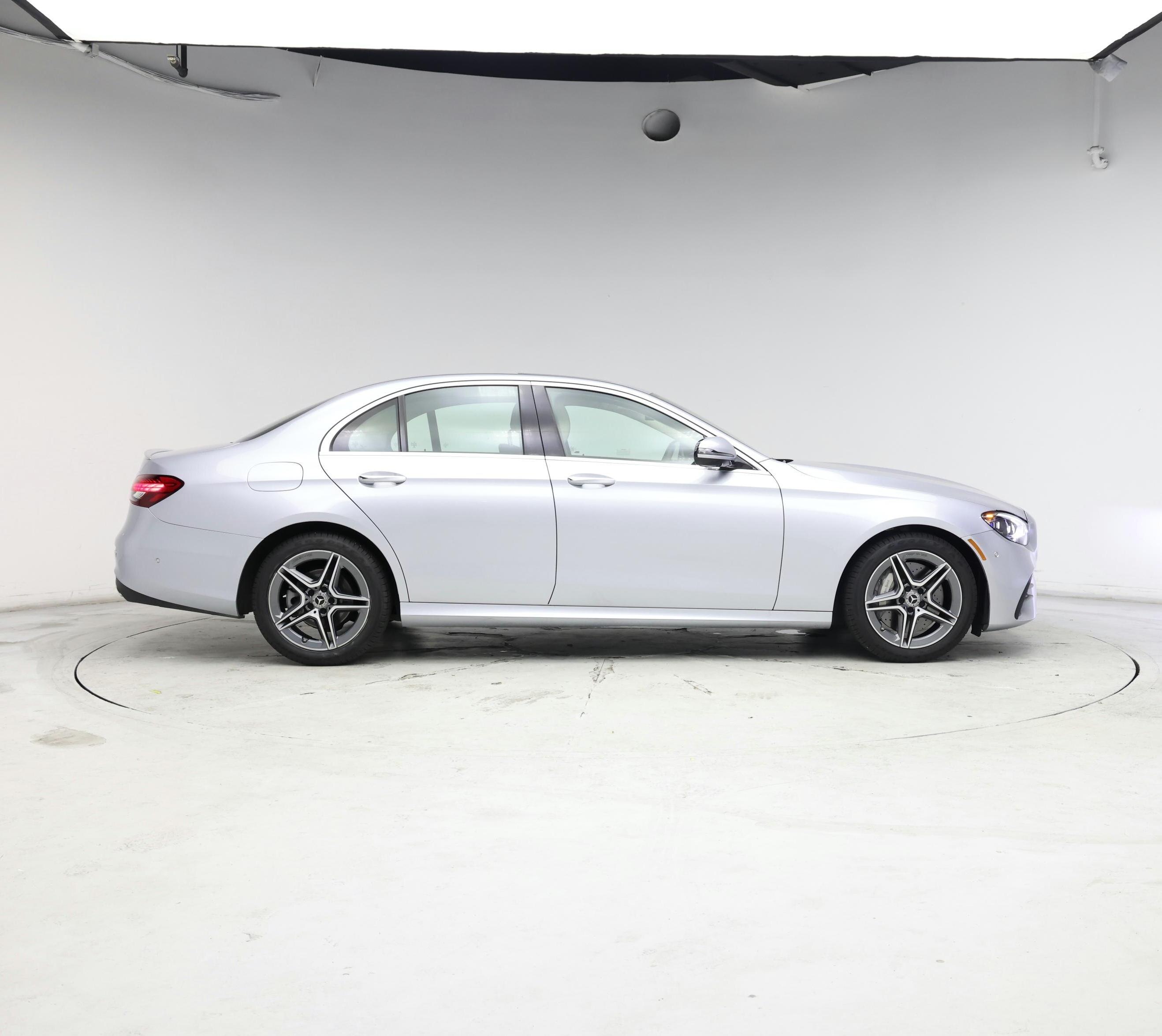 Thumbnail: 2022 Mercedes-Benz E-Class - 7