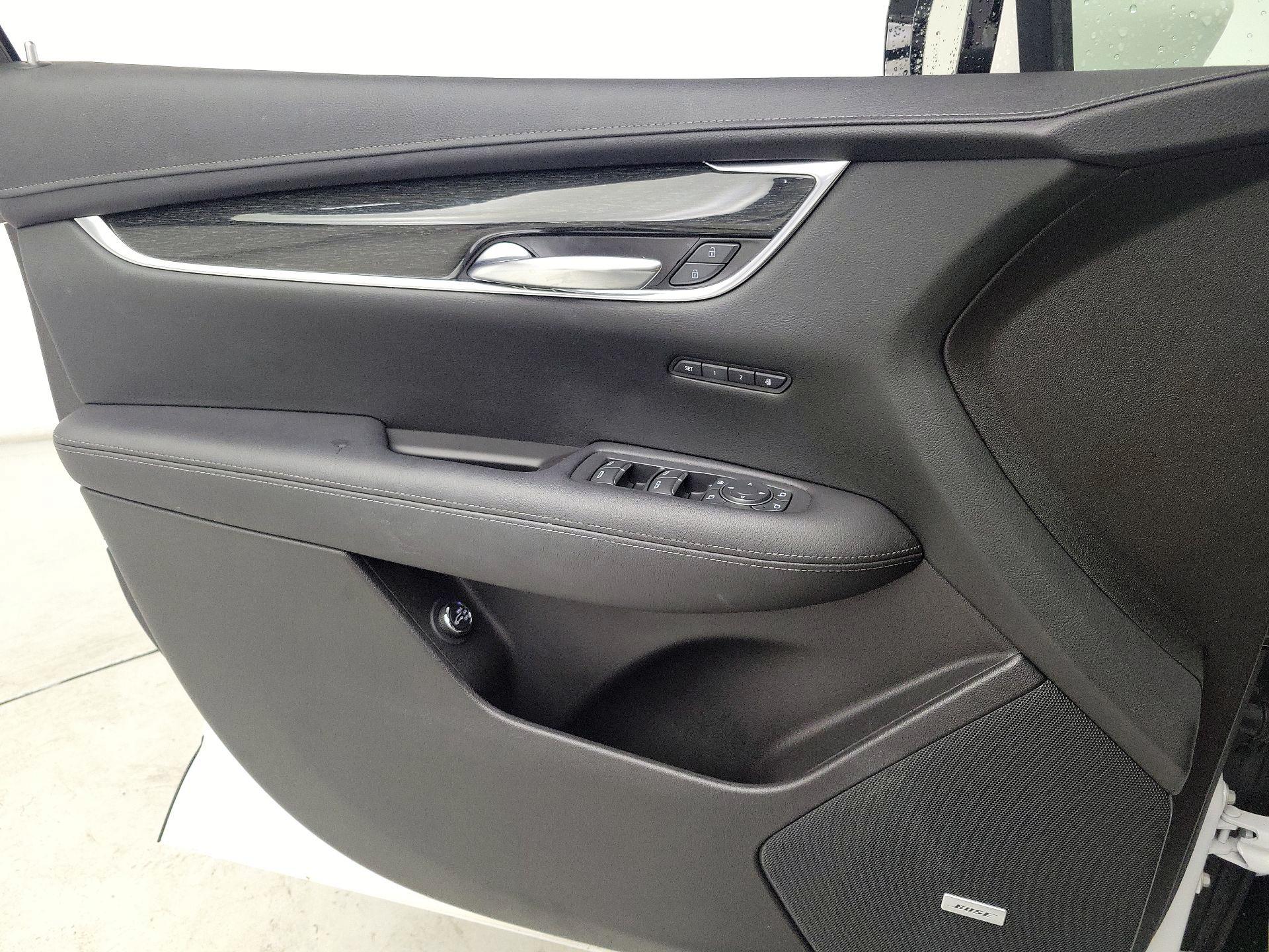 Thumbnail: 2021 Cadillac XT5 - 12
