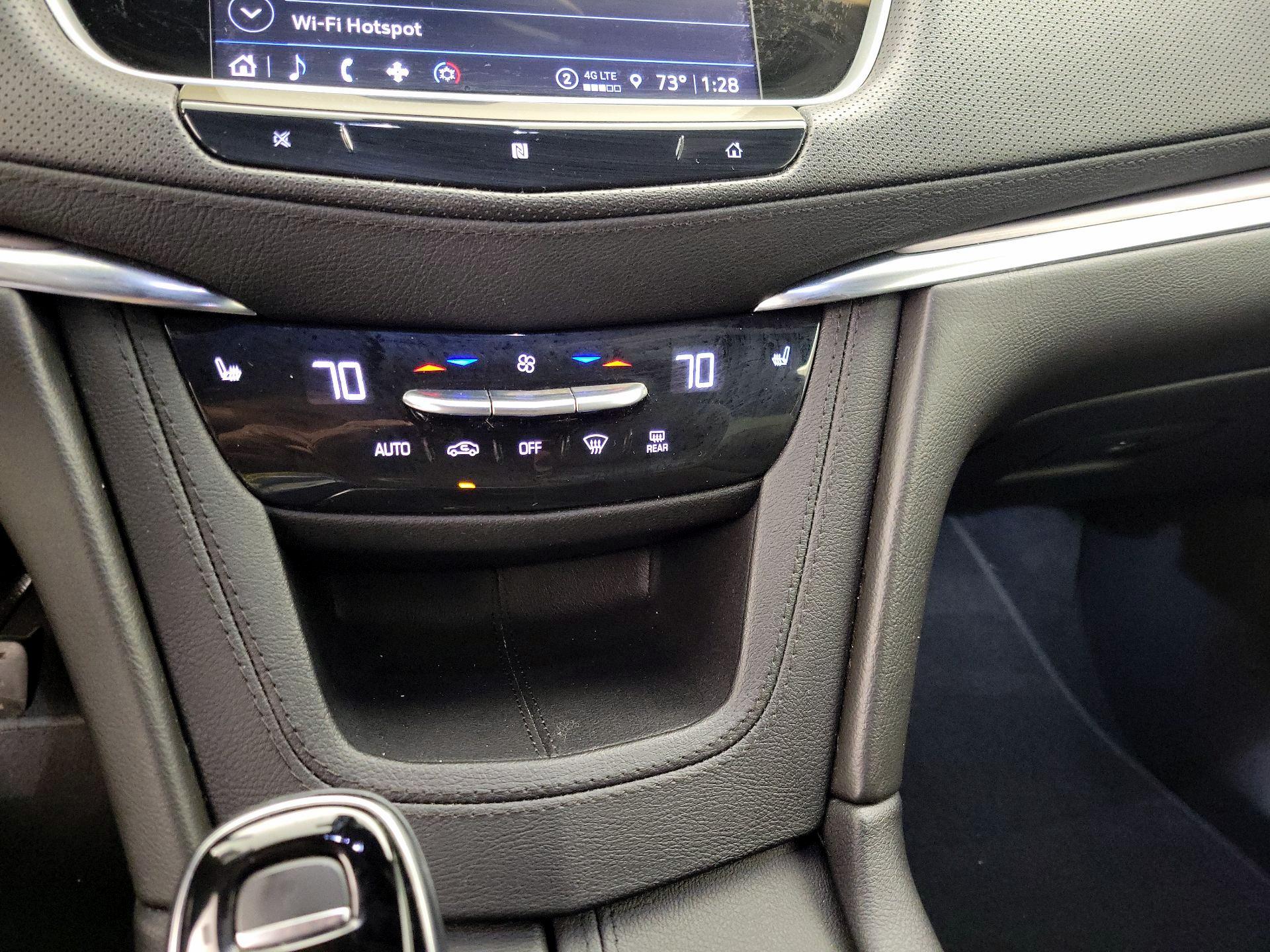 Thumbnail: 2021 Cadillac XT5 - 16