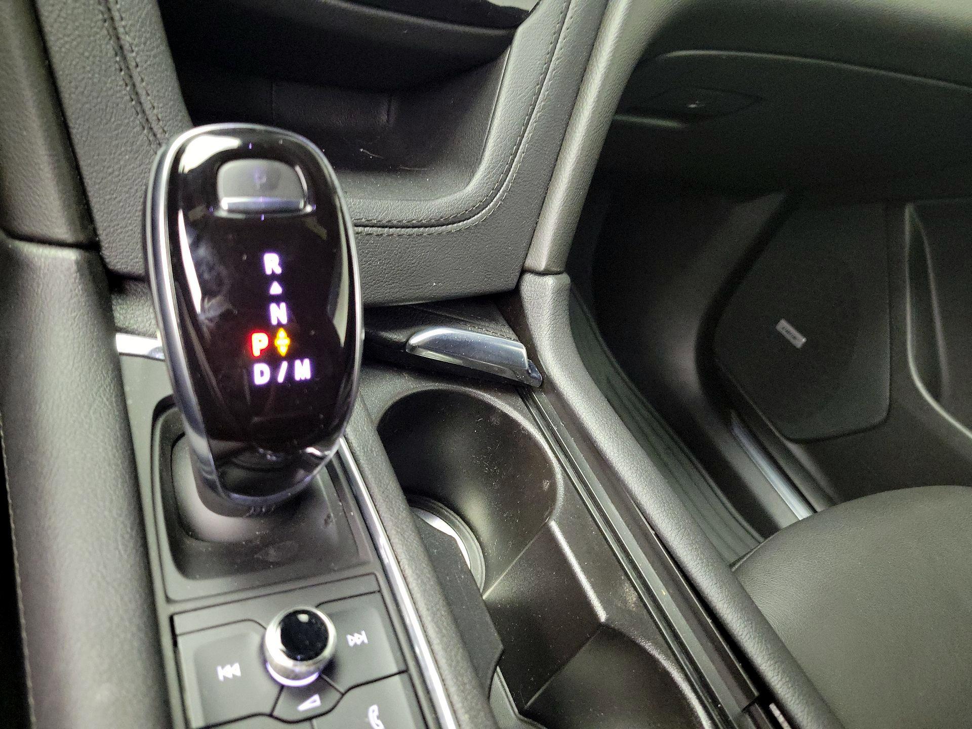 Thumbnail: 2021 Cadillac XT5 - 16