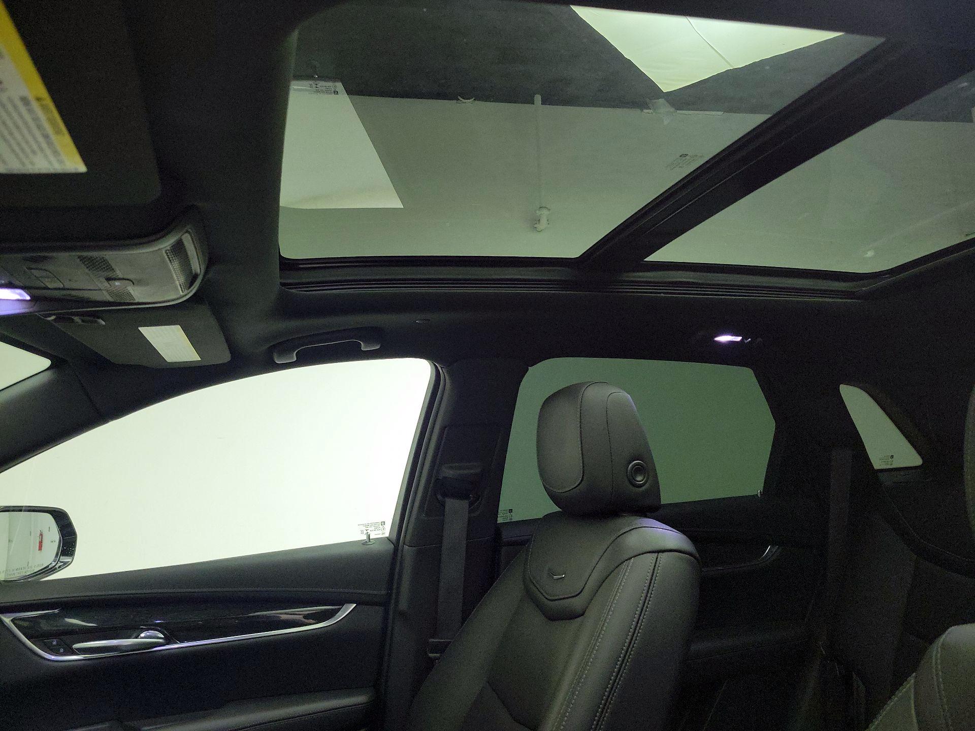 Thumbnail: 2021 Cadillac XT5 - 17