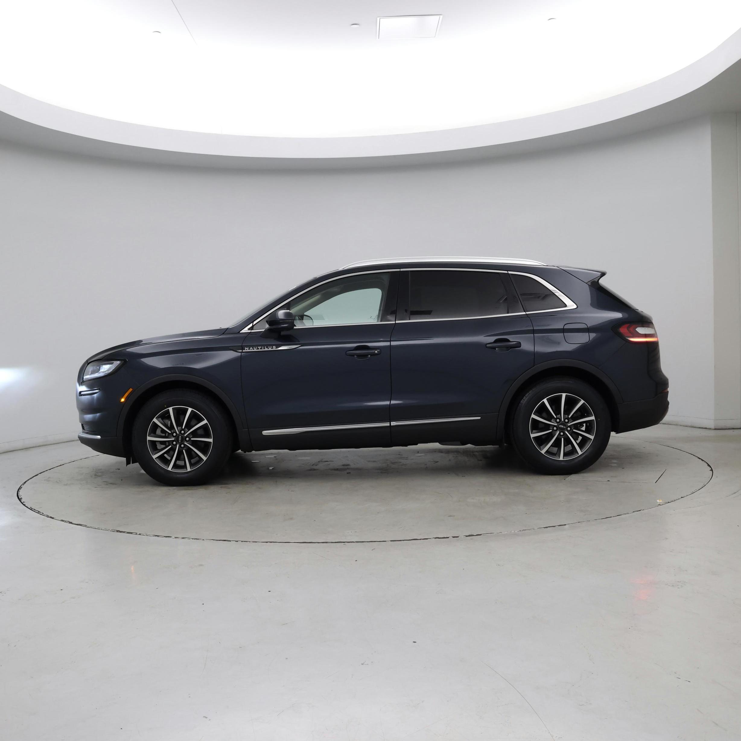 Thumbnail: 2022 Lincoln Nautilus - 3