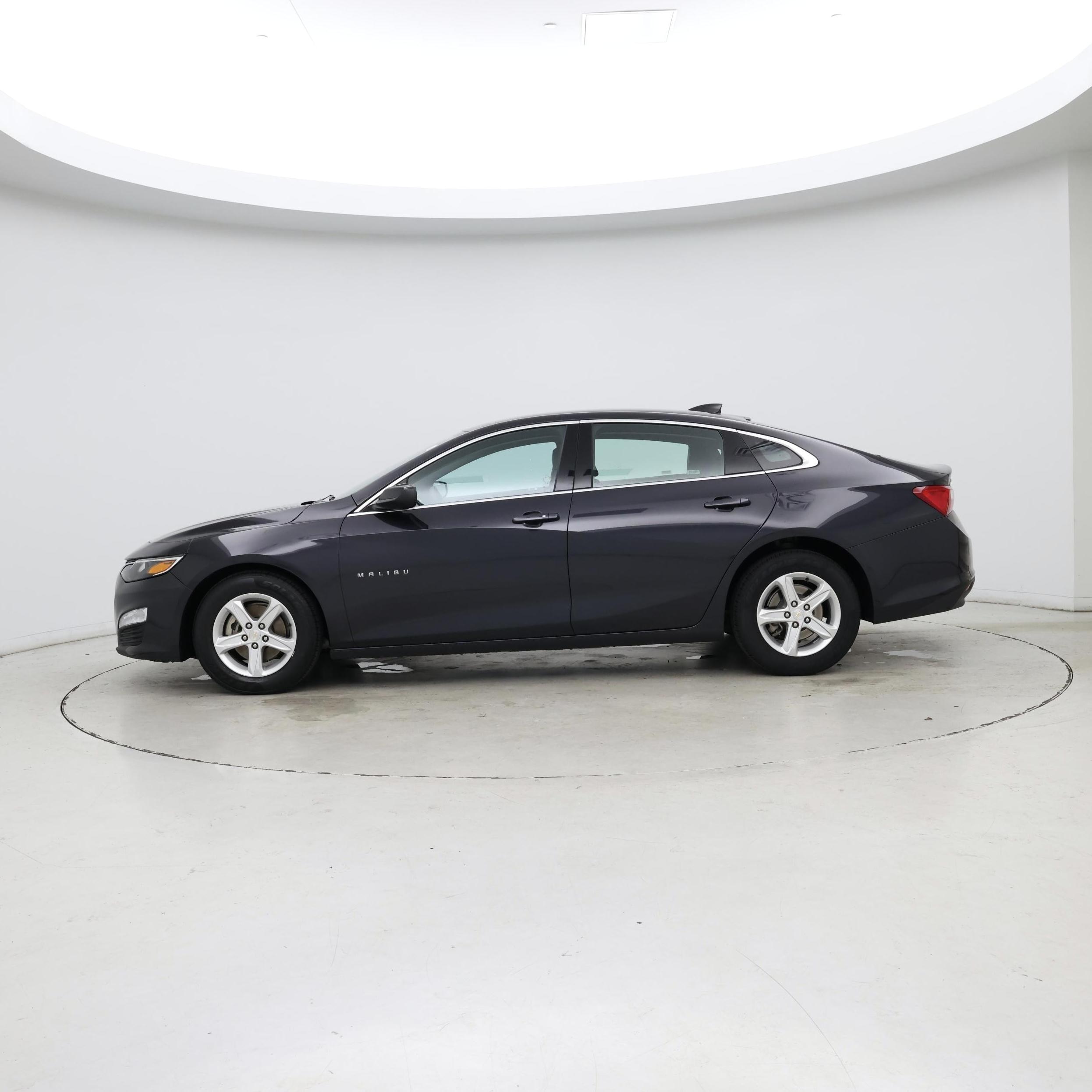 Thumbnail: 2023 Chevrolet Malibu - 3