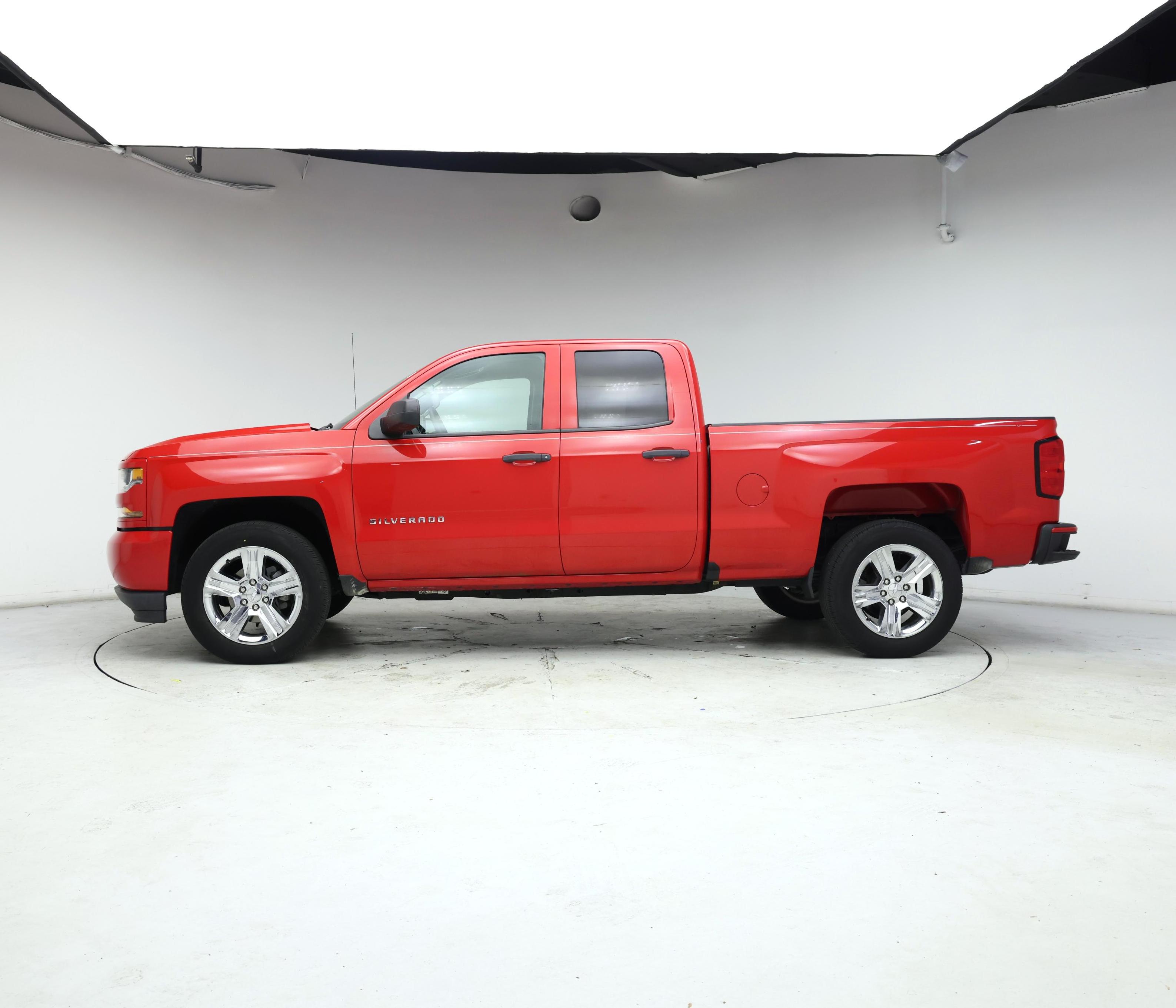 Thumbnail: 2019 Chevrolet Silverado 1500 - 3
