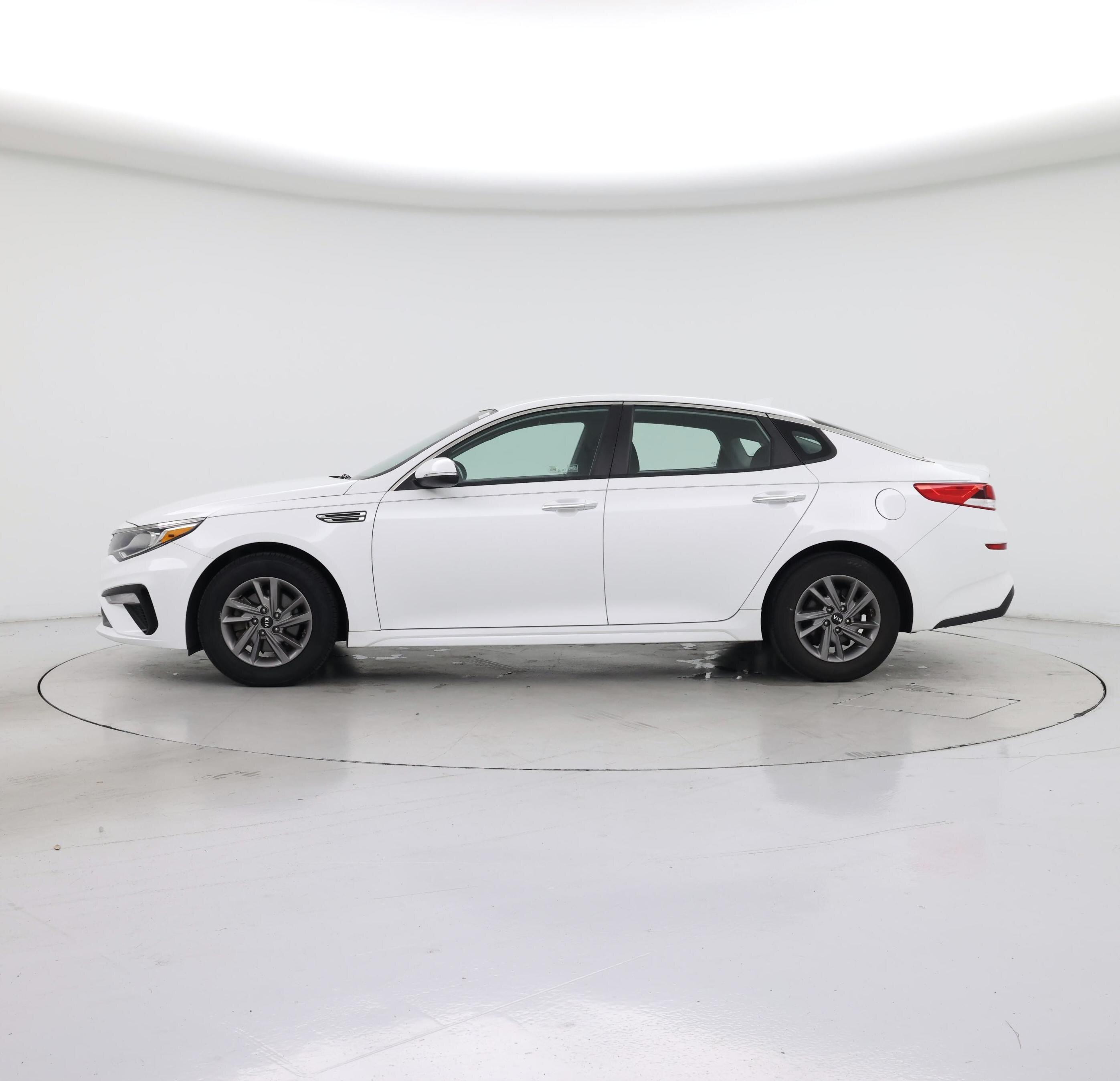 Thumbnail: 2020 Kia Optima - 3