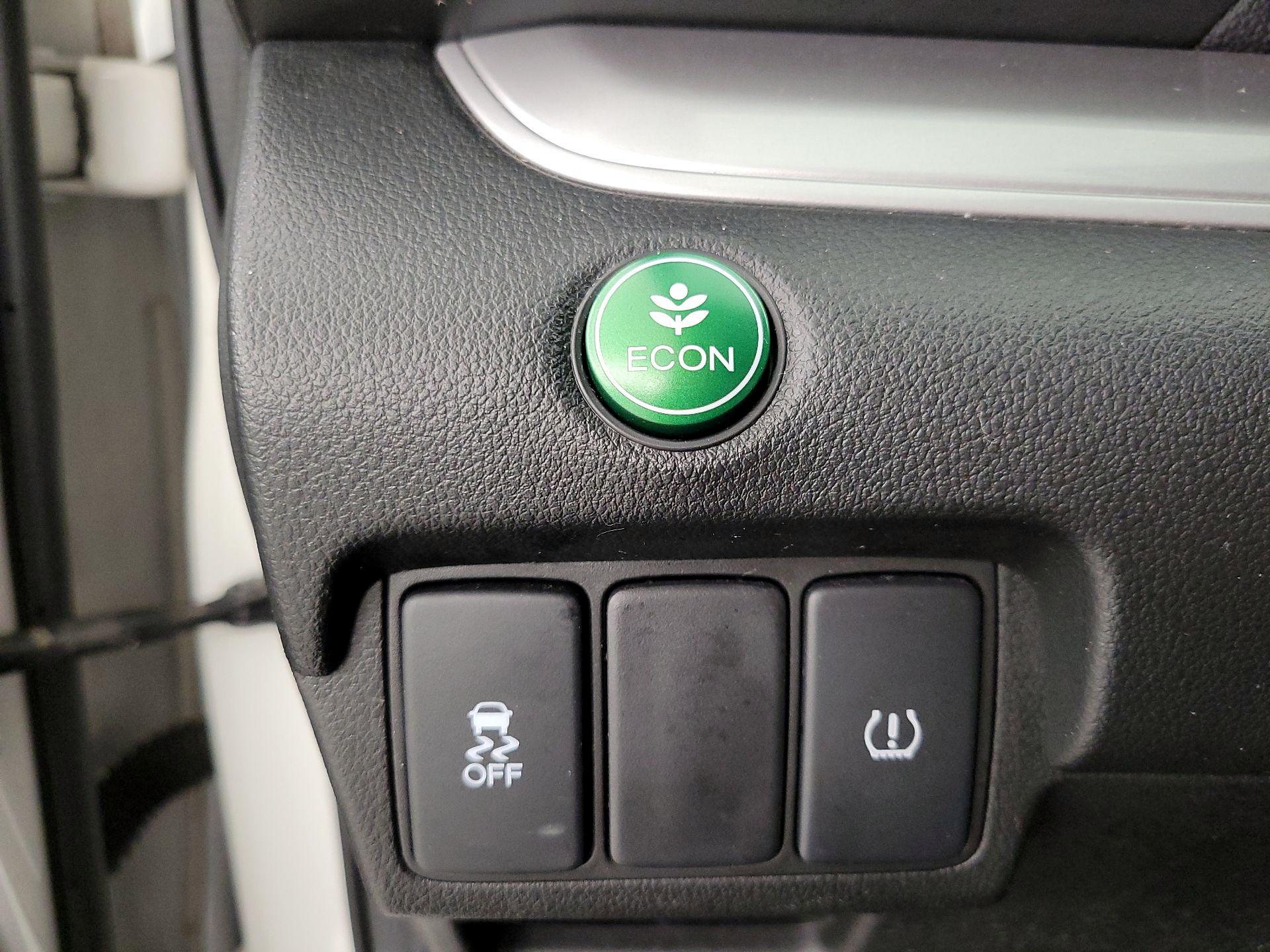 Thumbnail: 2015 Honda CR-V - 13