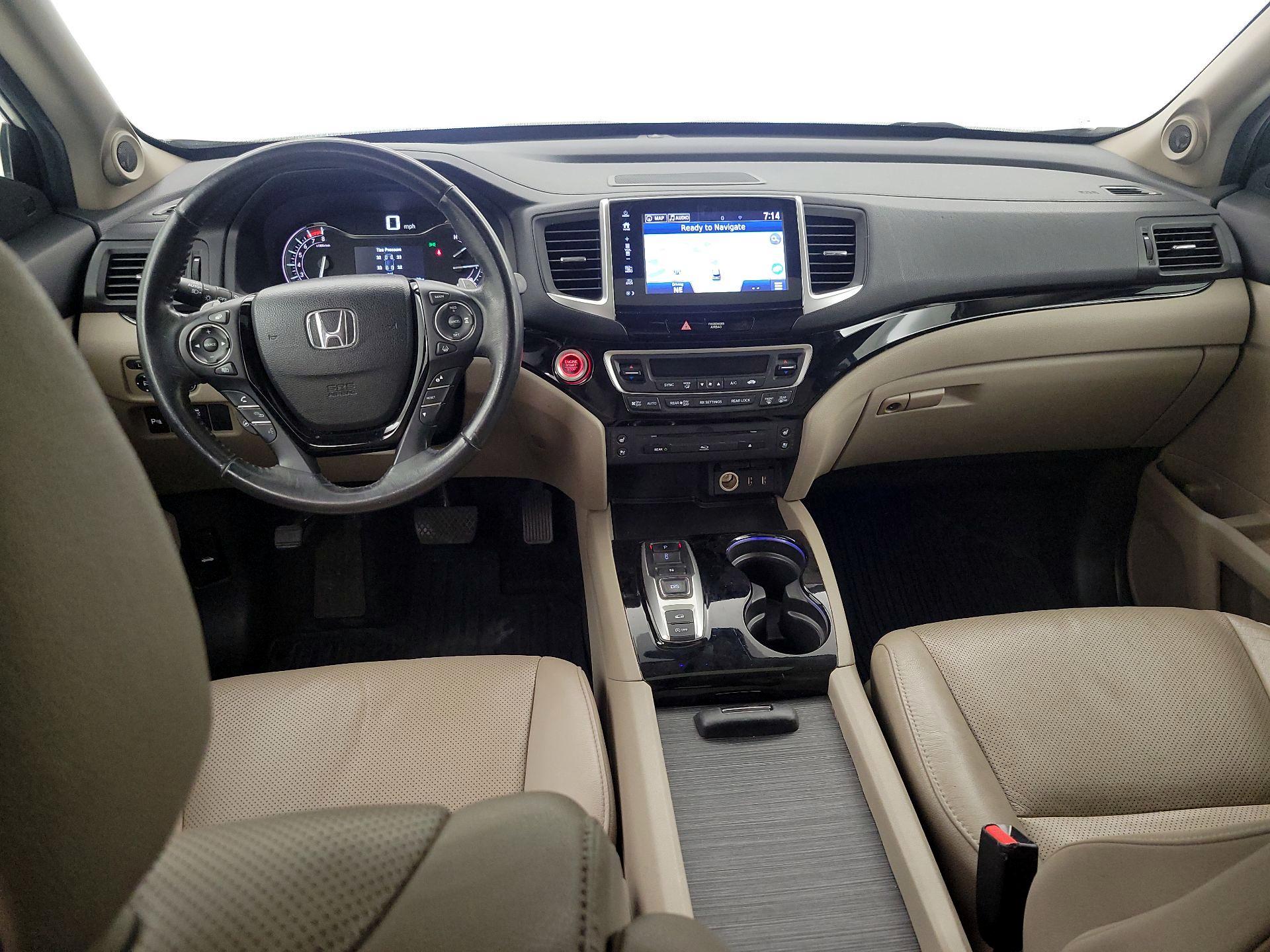 Thumbnail: 2017 Honda Pilot - 9