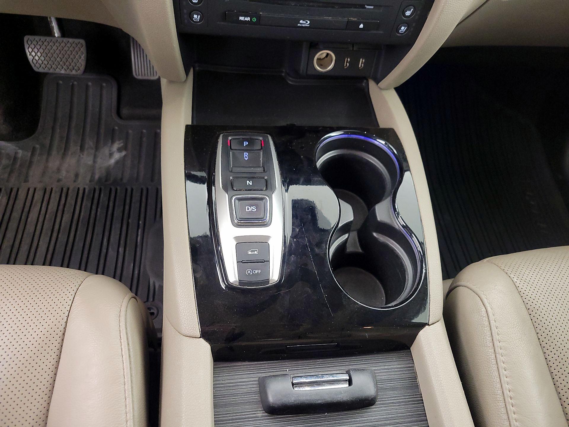 Thumbnail: 2017 Honda Pilot - 18