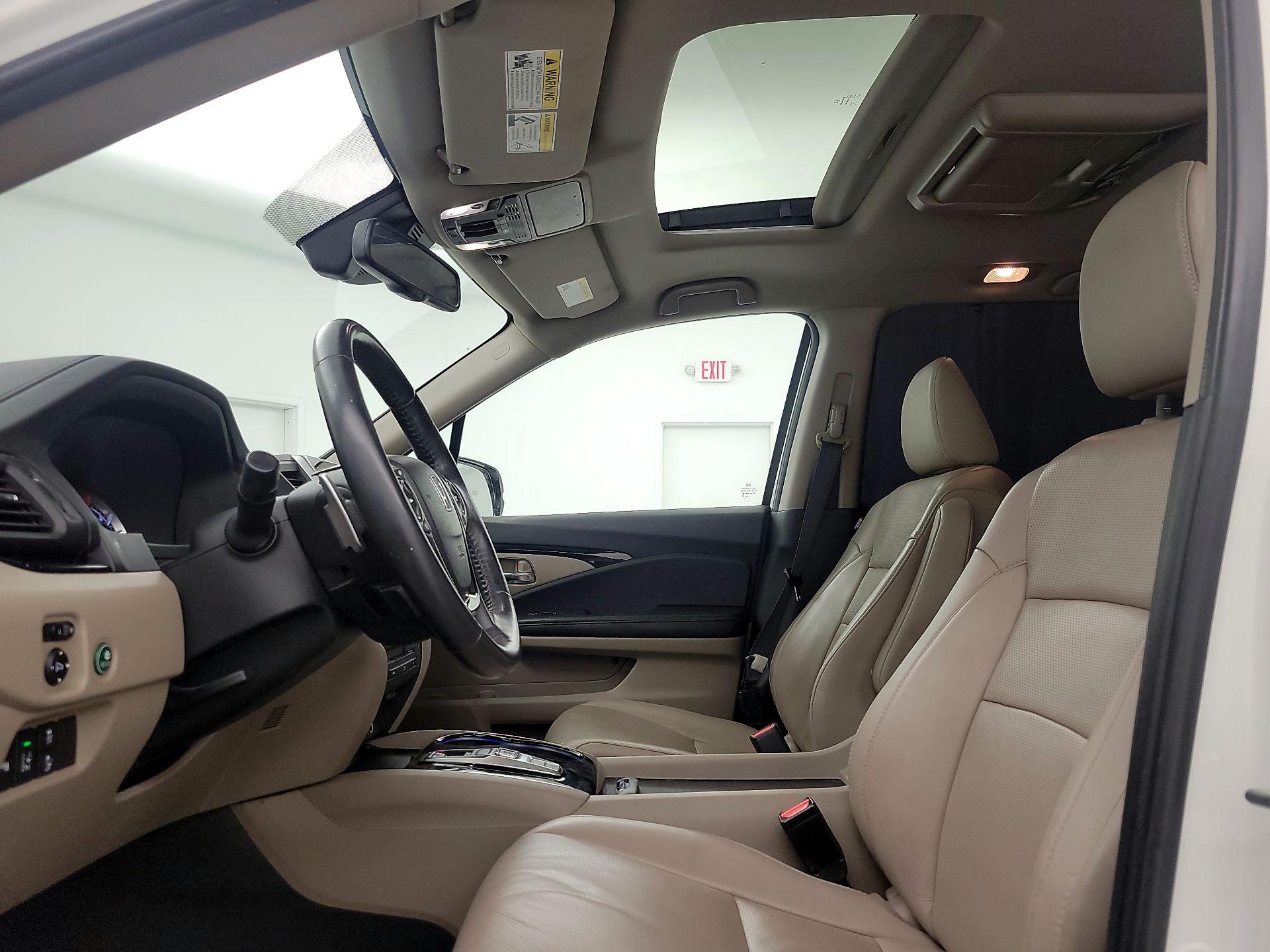 Thumbnail: 2017 Honda Pilot - 20