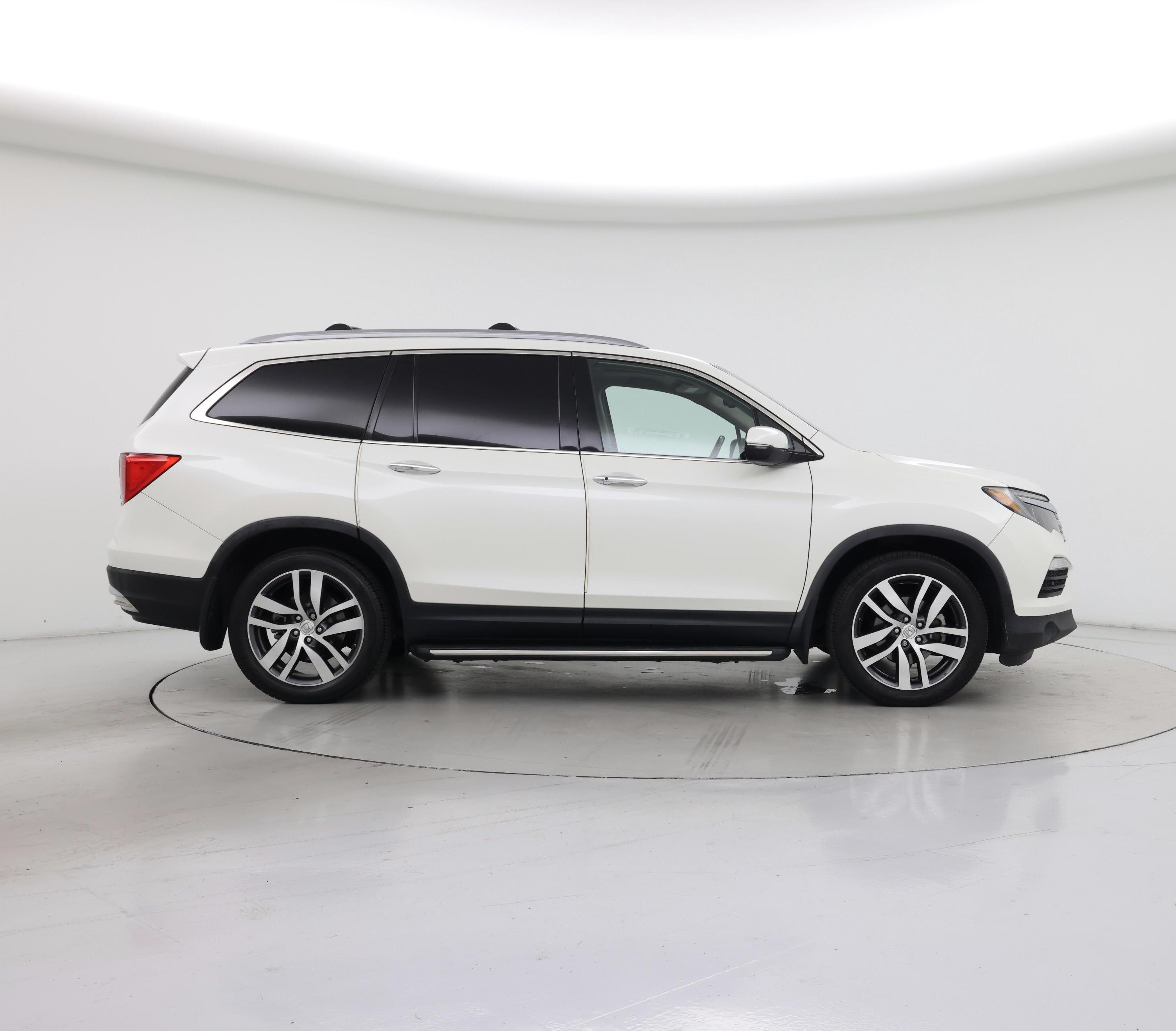 Thumbnail: 2017 Honda Pilot - 7