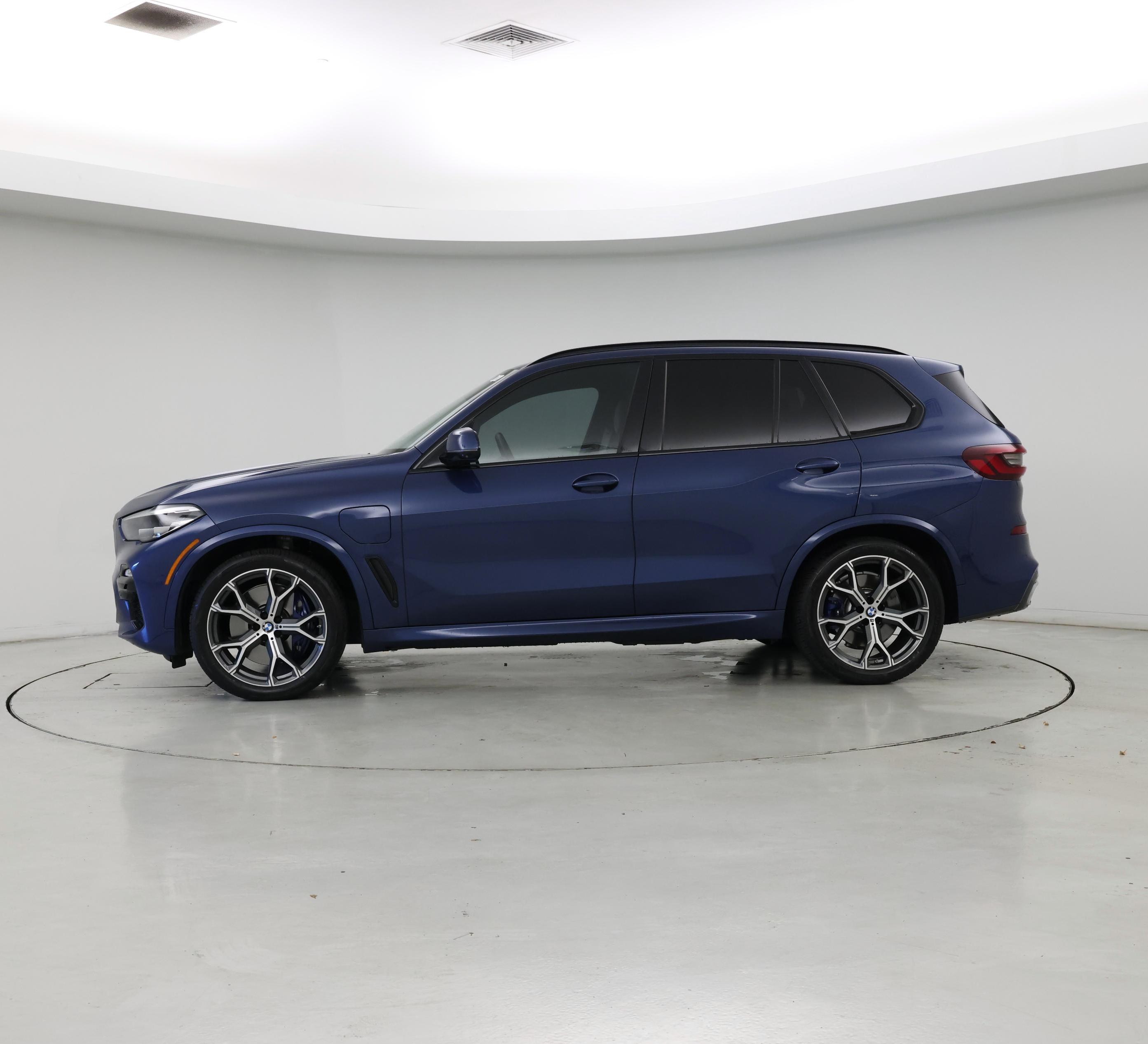 Thumbnail: 2021 BMW X5 - 3