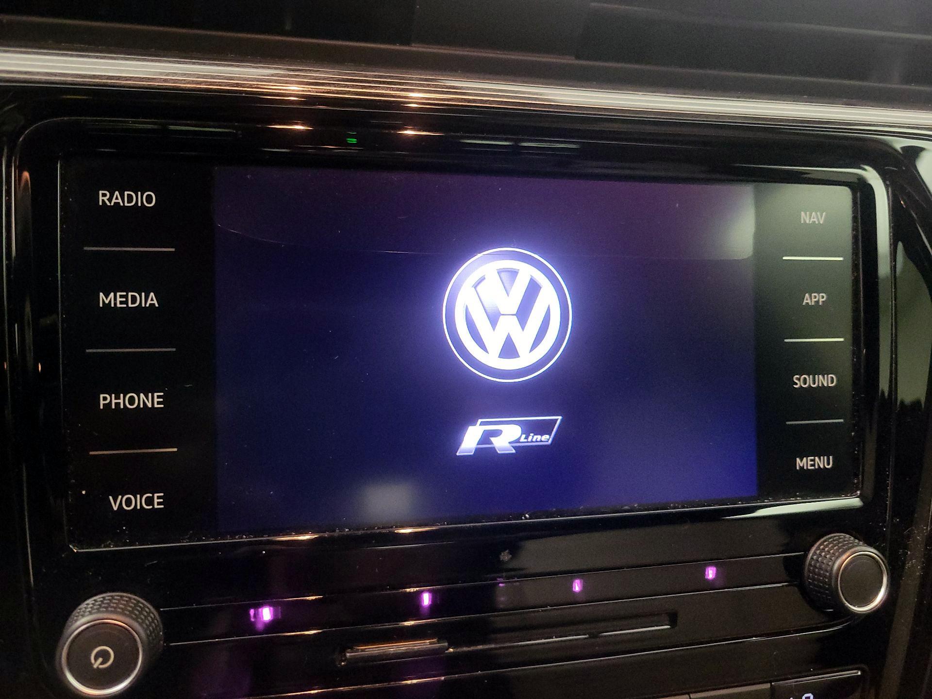 Thumbnail: 2021 Volkswagen Passat - 15