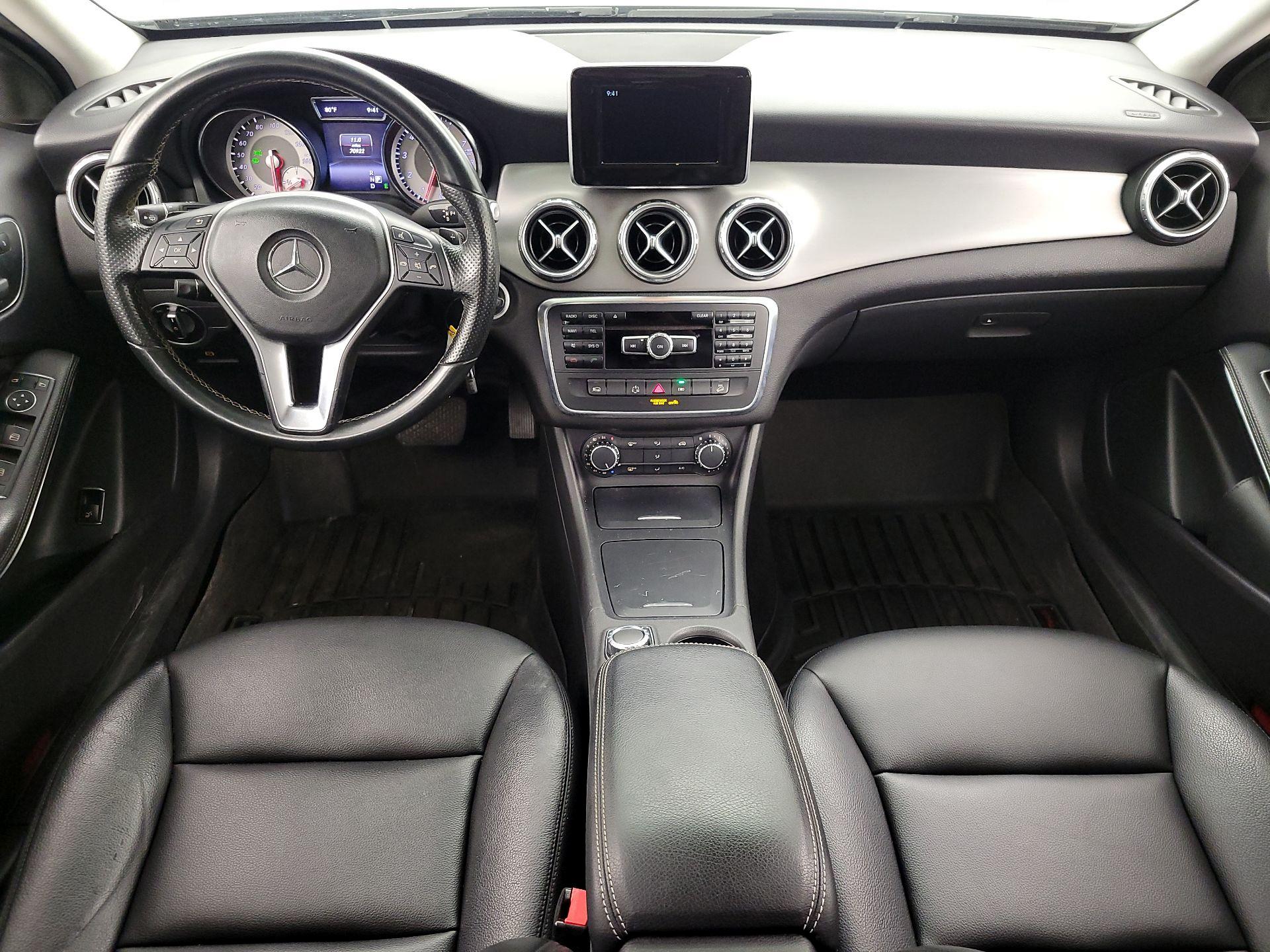 Thumbnail: 2015 Mercedes-Benz GLA - 9