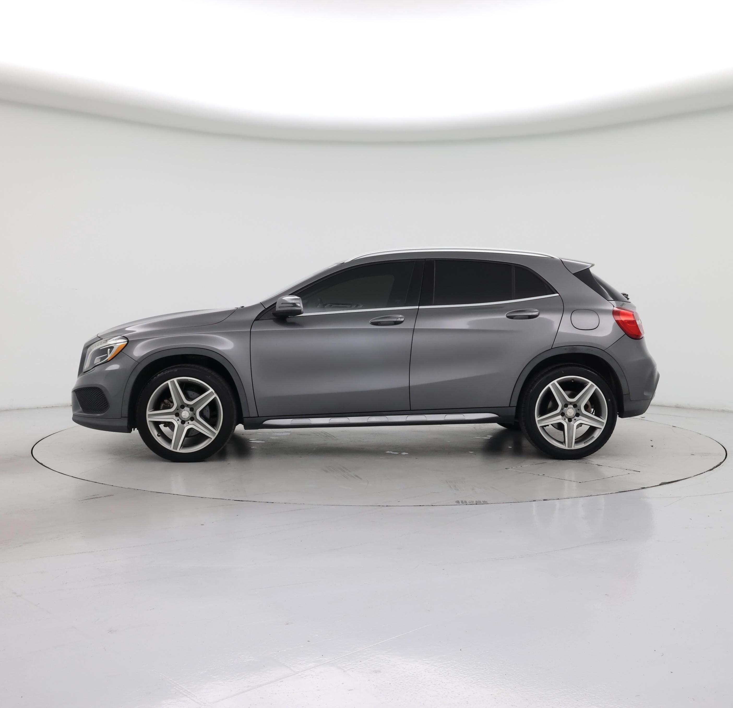 Thumbnail: 2015 Mercedes-Benz GLA - 3