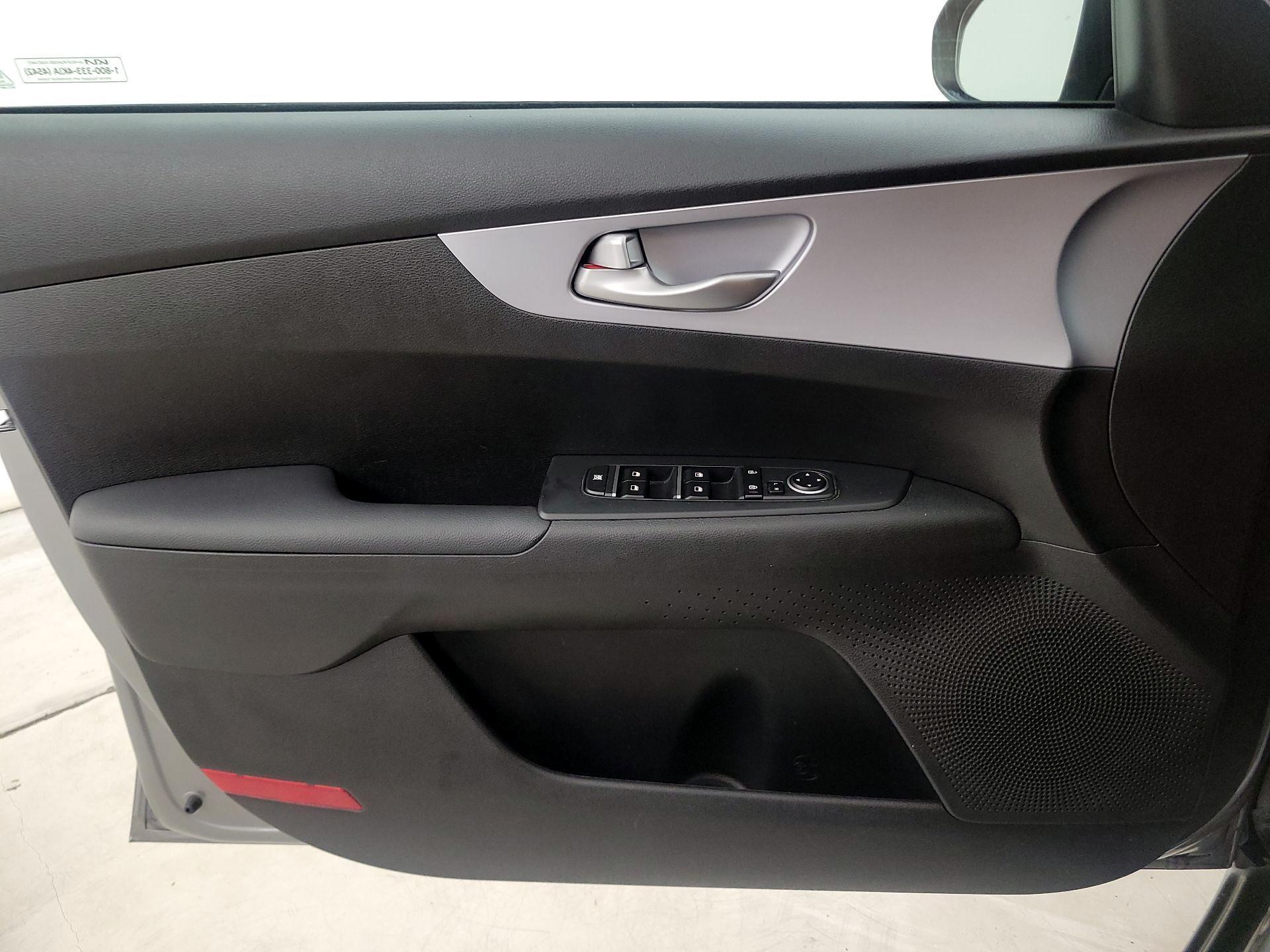 Thumbnail: 2024 Kia Forte - 12