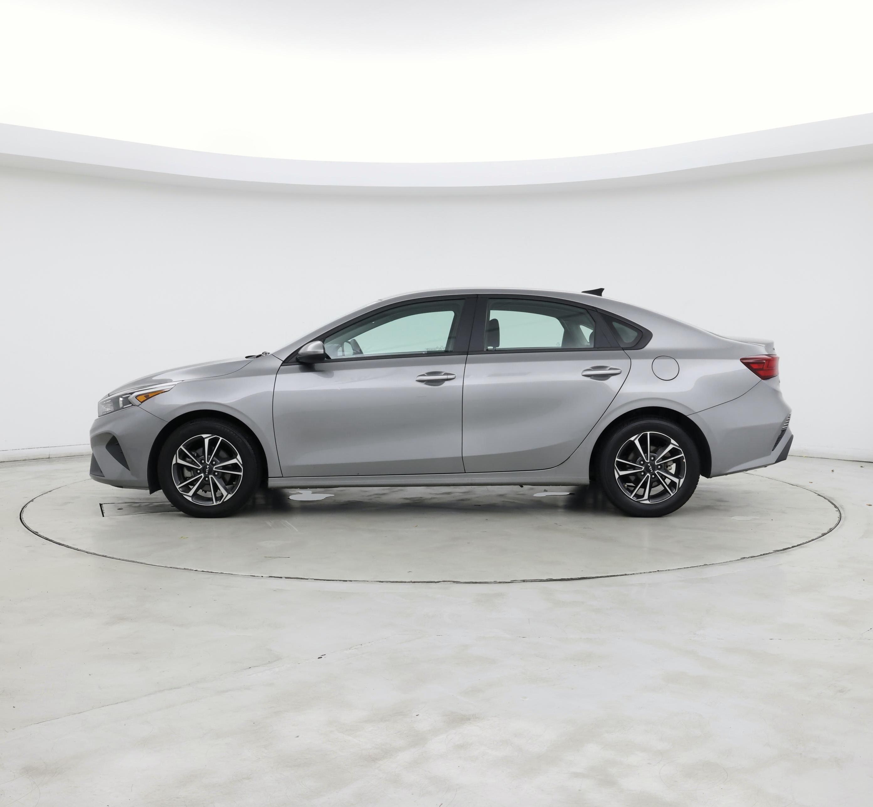 Thumbnail: 2024 Kia Forte - 3
