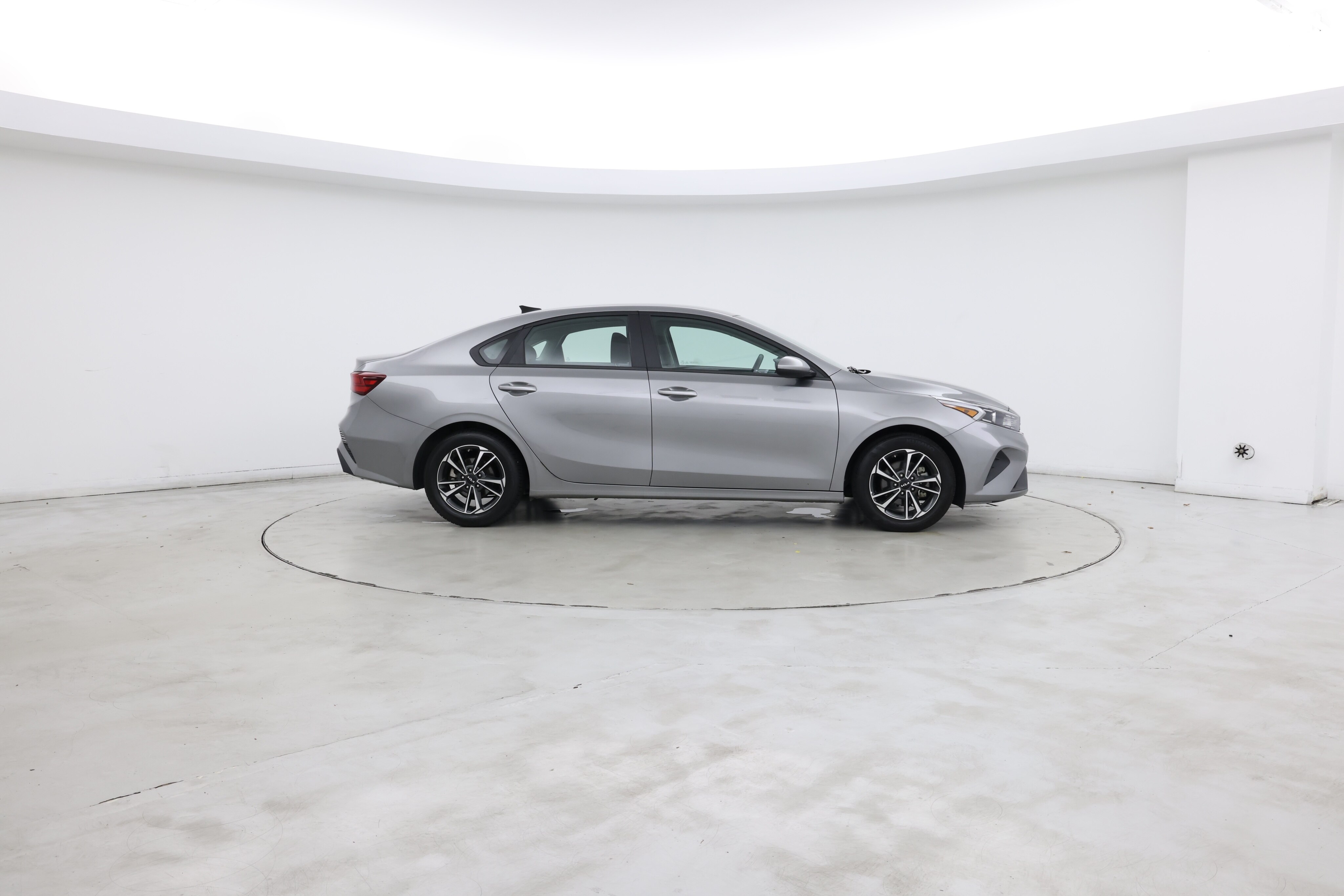 Thumbnail: 2024 Kia Forte - 7